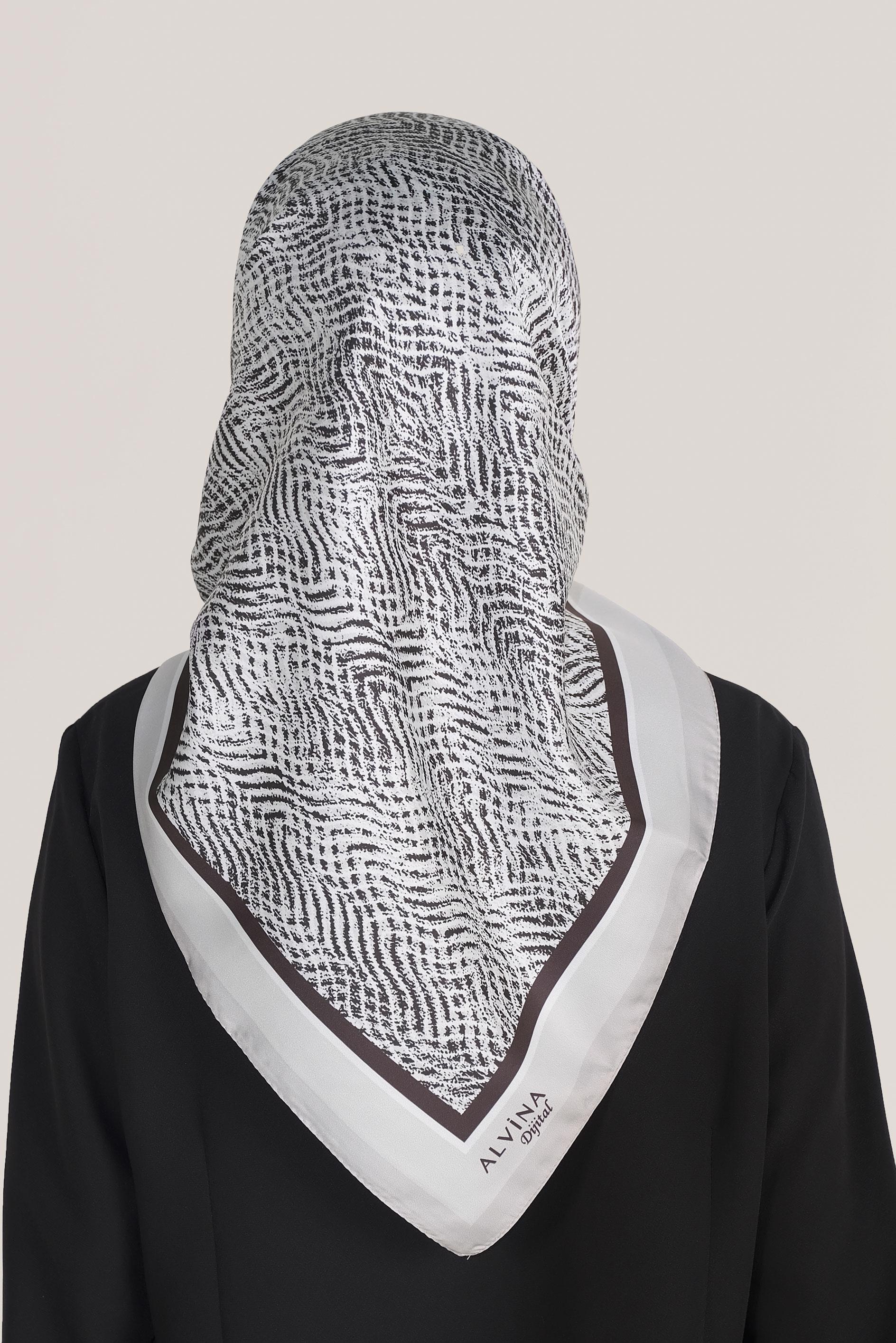 Tesettür giyim GÜMÜŞ ALVİNA DİJİTAL TWİLL EŞARP 8036 