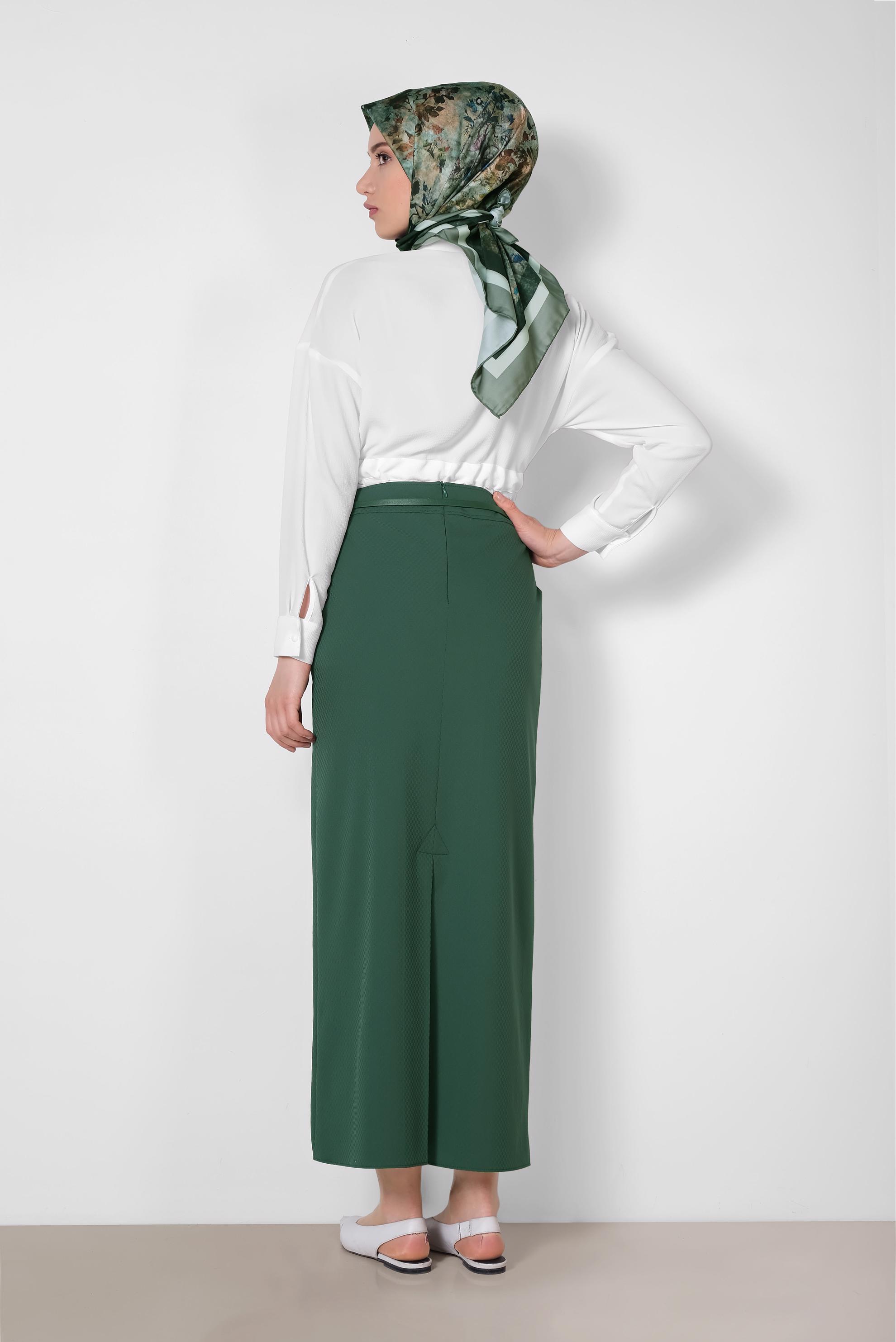Tesettür giyim YEŞİL ÖNDEN DÜĞMELİ KEMERLİ ETEK 6319