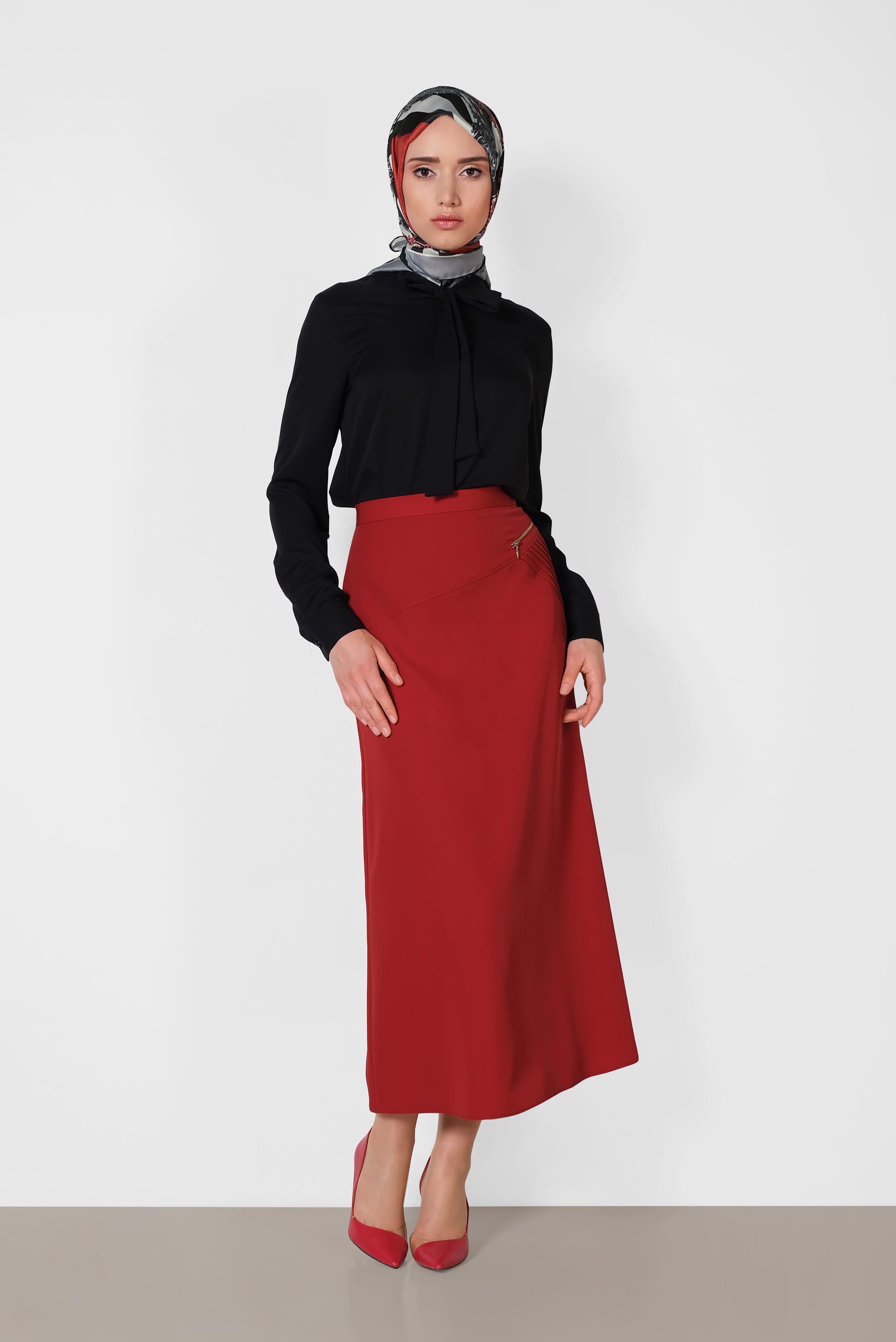 Tesettür giyim KIRMIZI ARKASI FERMUARLI KLASİK ETEK 6369