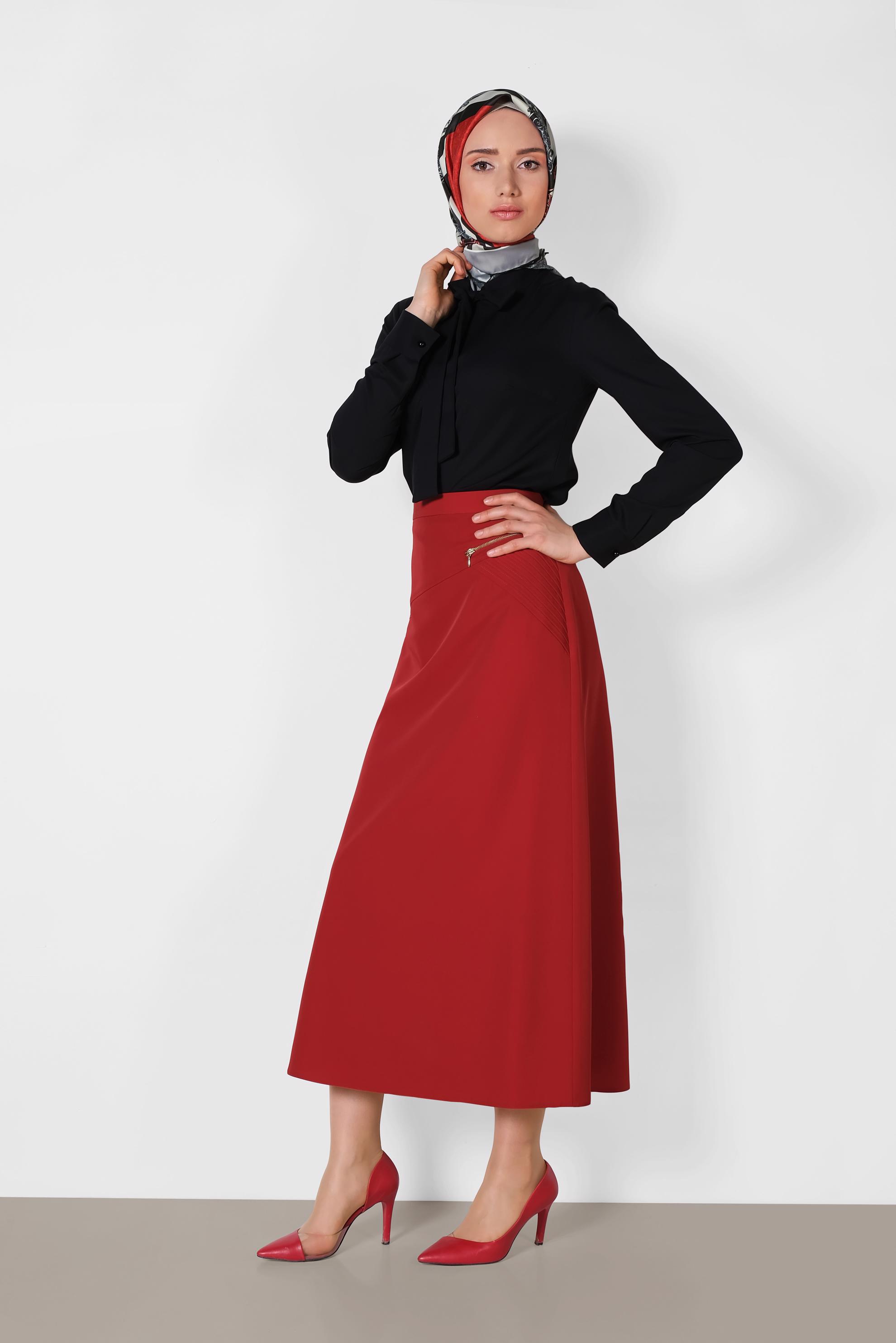 Tesettür giyim KIRMIZI ARKASI FERMUARLI KLASİK ETEK 6369
