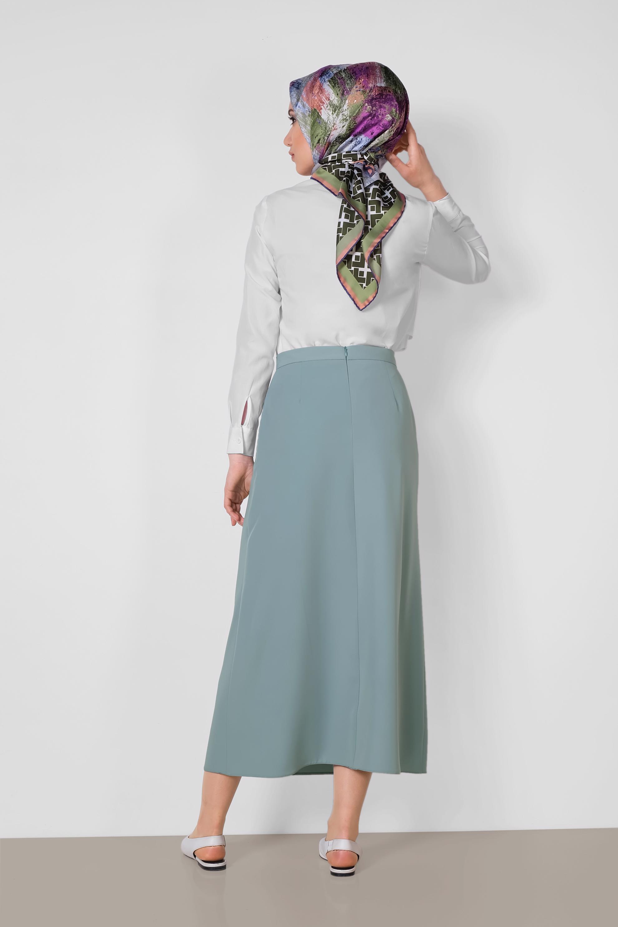 Tesettür giyim YEŞİL ARKASI FERMUARLI KLASİK ETEK 6369