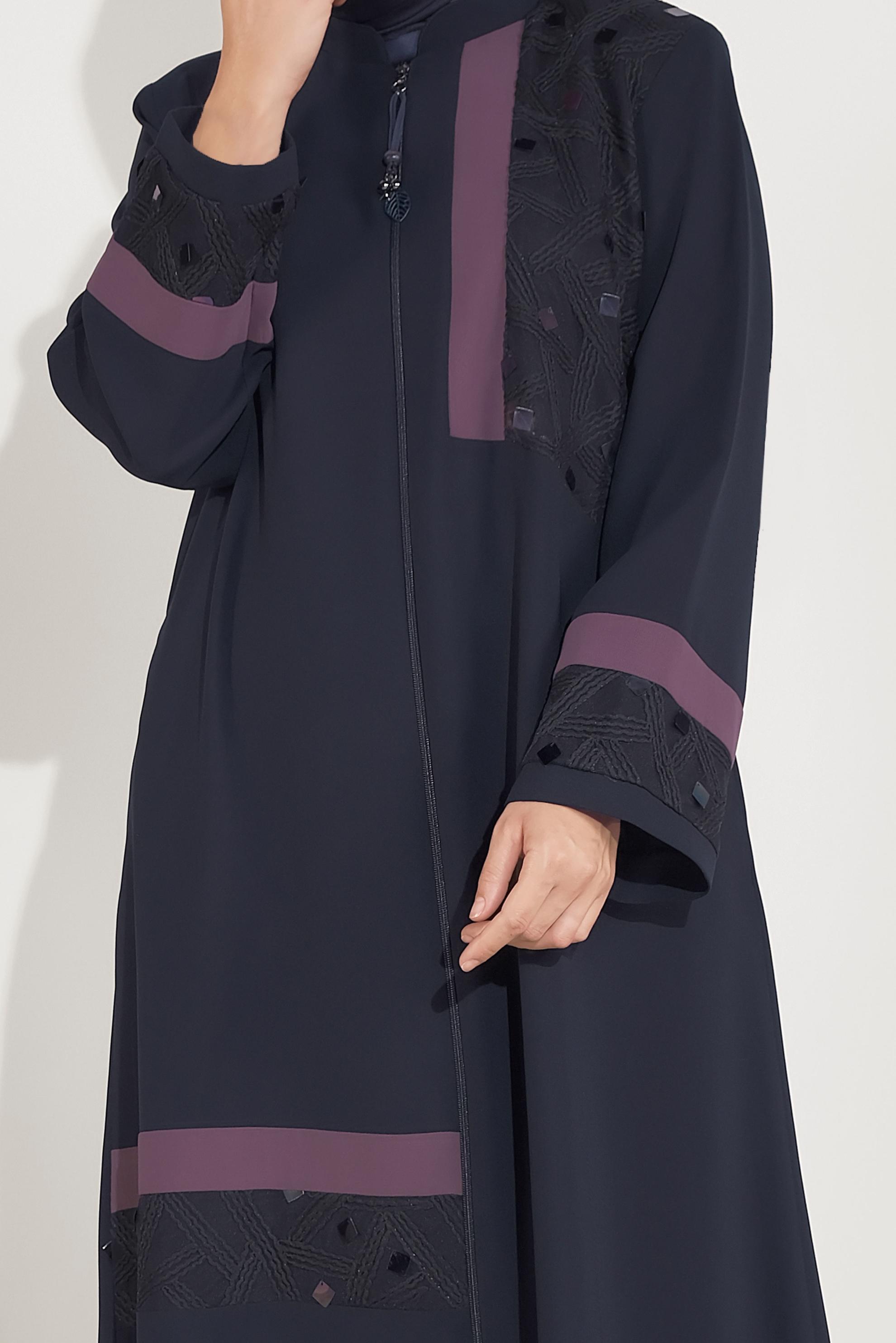 Tesettür giyim LACİVERT PULLU NAKIŞLI FERACE 80004