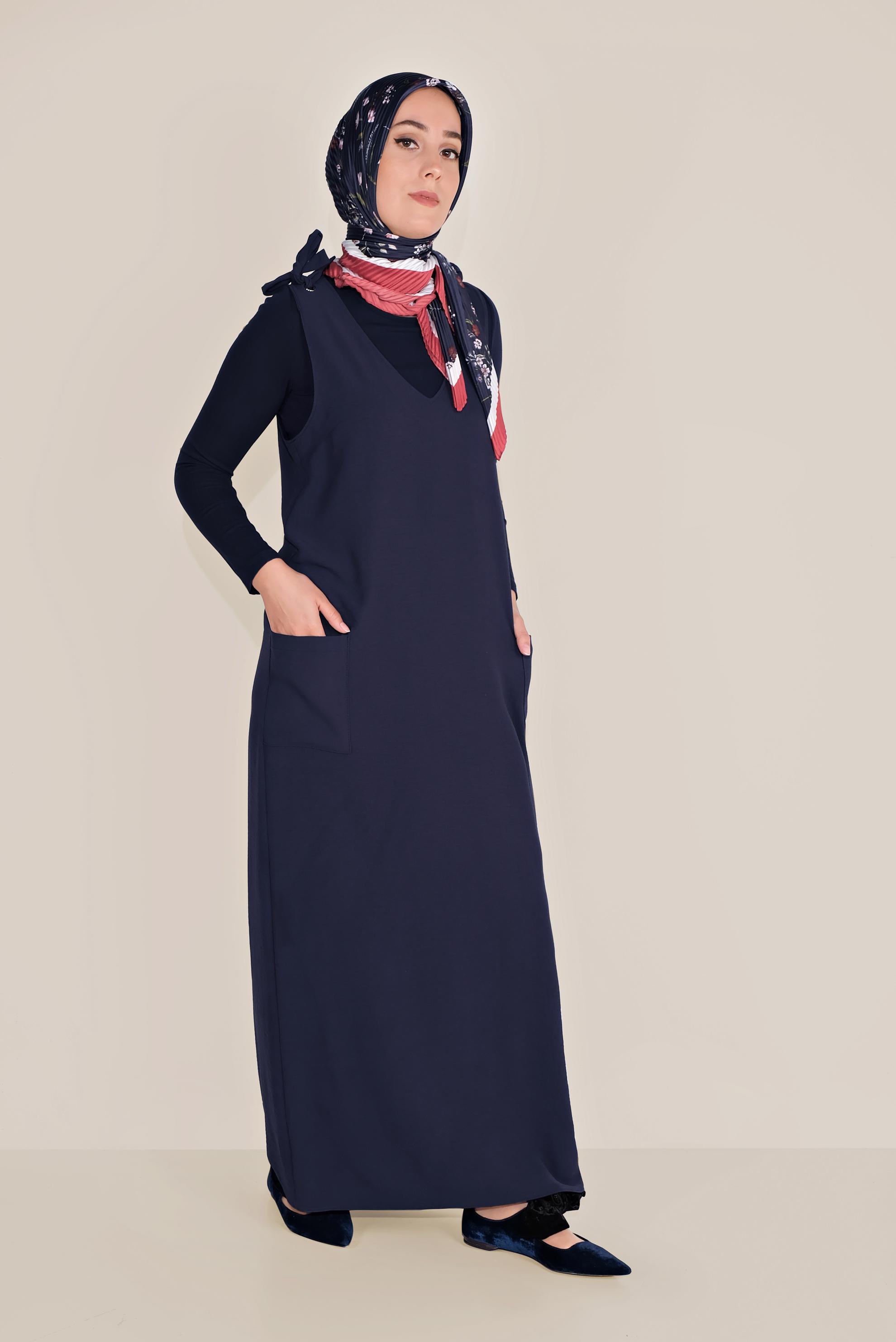 Tesettür giyim LACİVERT OMUZDAN BAĞLAMALI CEPLİ JİLE 40758 