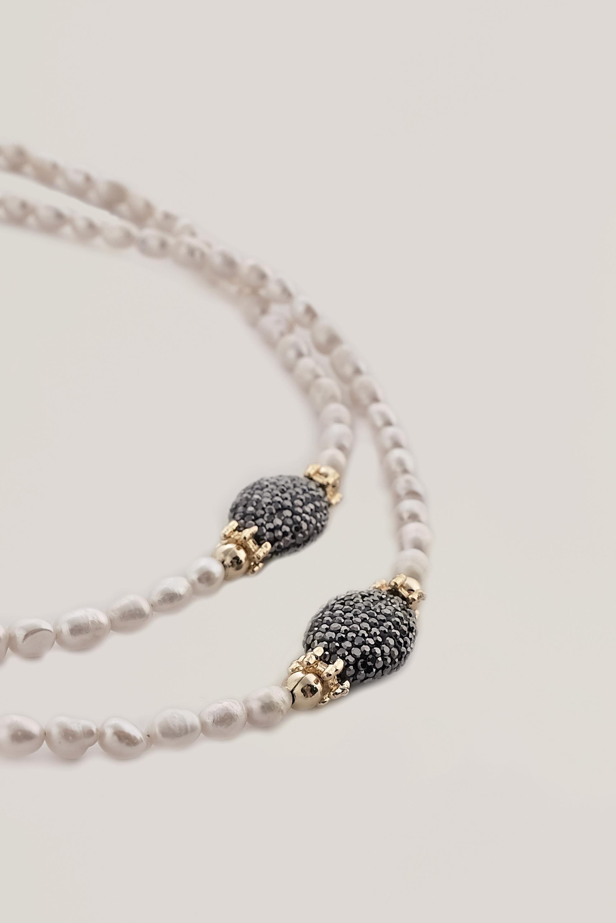 Tesettür giyim BEYAZ ALVİNA BAROK İNCİLİ TAŞLI KOLYE 3001