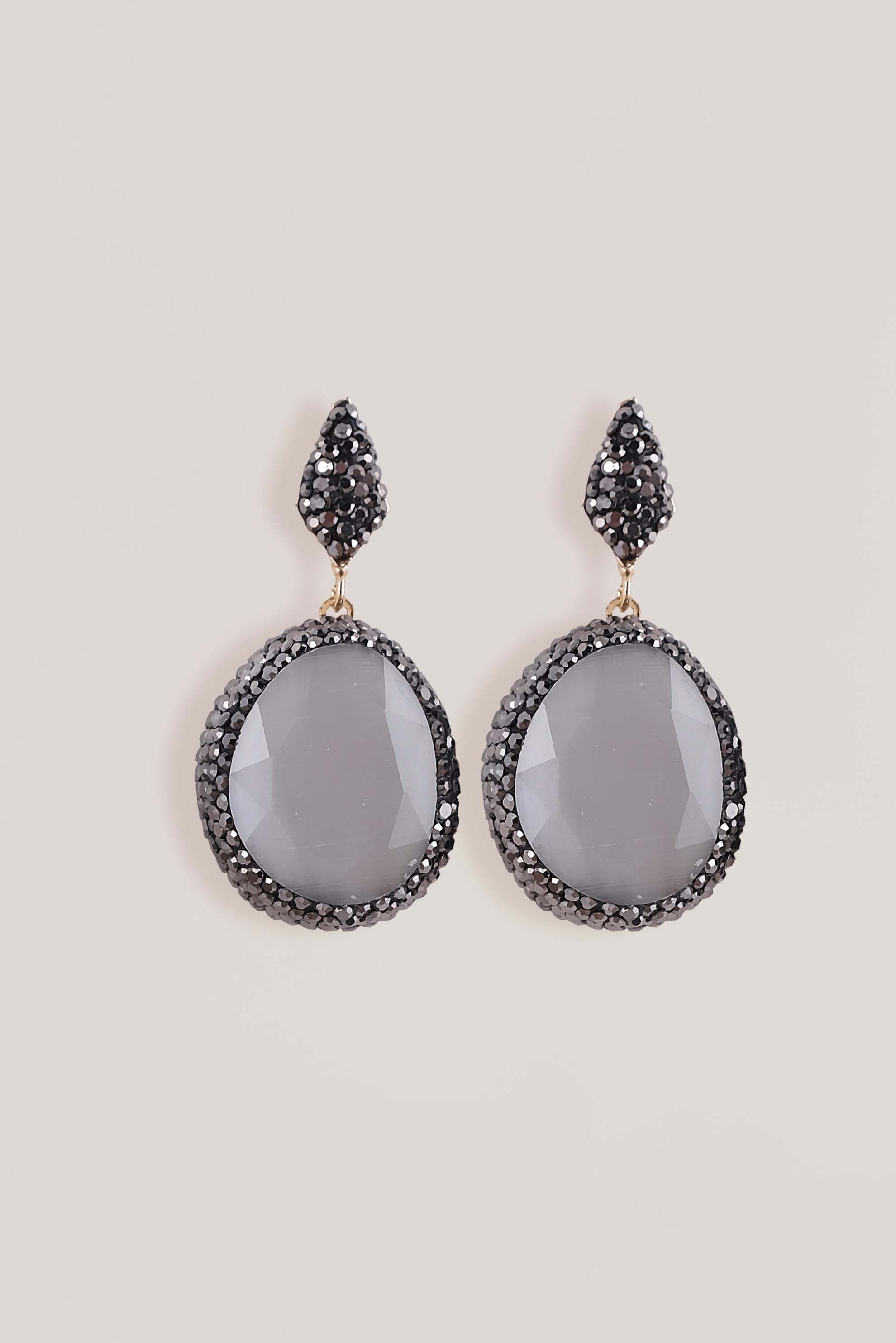 Hijab clothing WHITE 1003 ALVİNA MARKAZİT TAŞLI KEDİ GÖZLÜ KÜPE