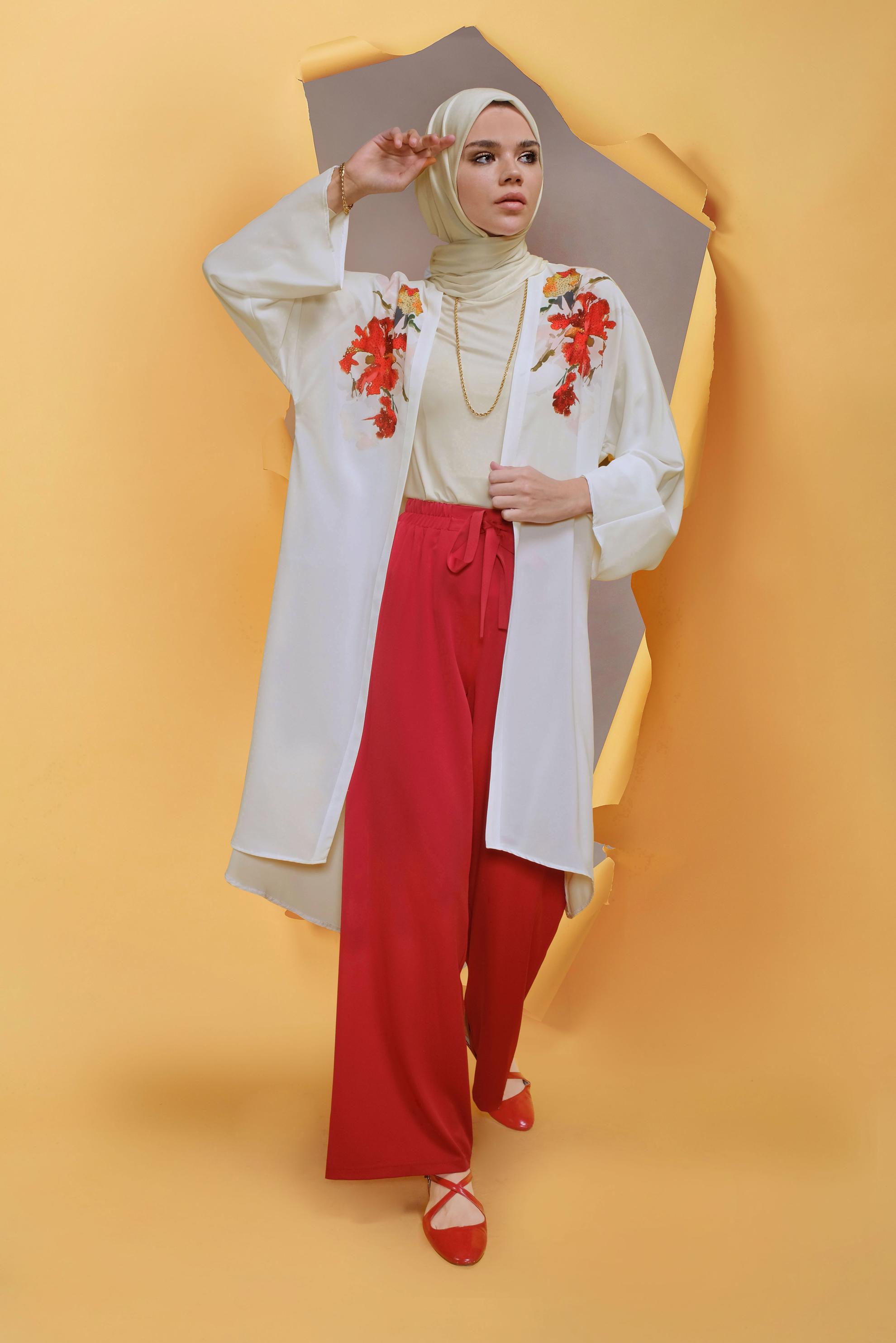 Tesettür giyim KIRMIZI BELİ KUŞAKLI BOL PAÇA KLASİK PANTOLON 70078 
