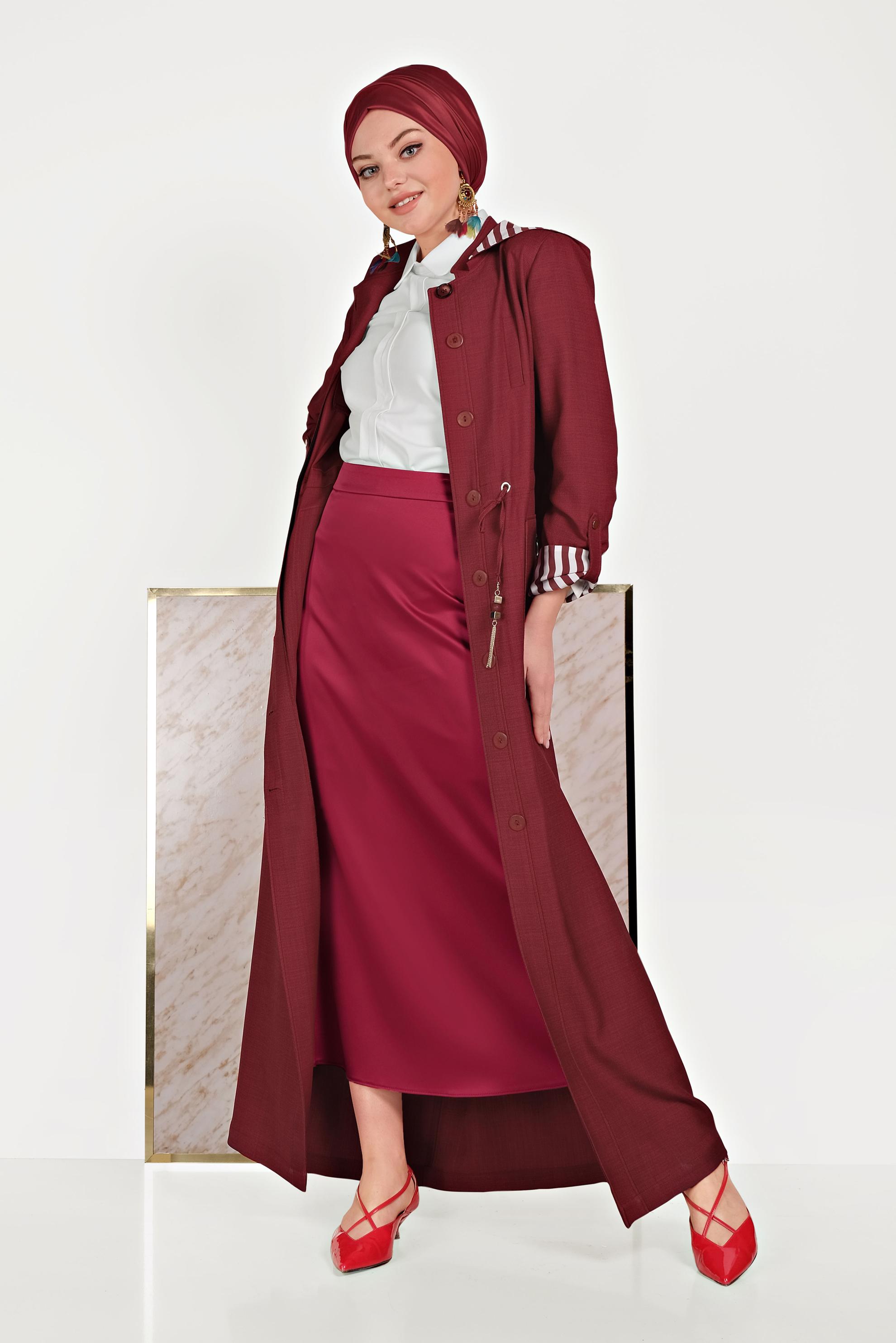 Tesettür giyim KIRMIZI DÜĞMELİ KAPÜŞONLU PARDESÜ 10160
