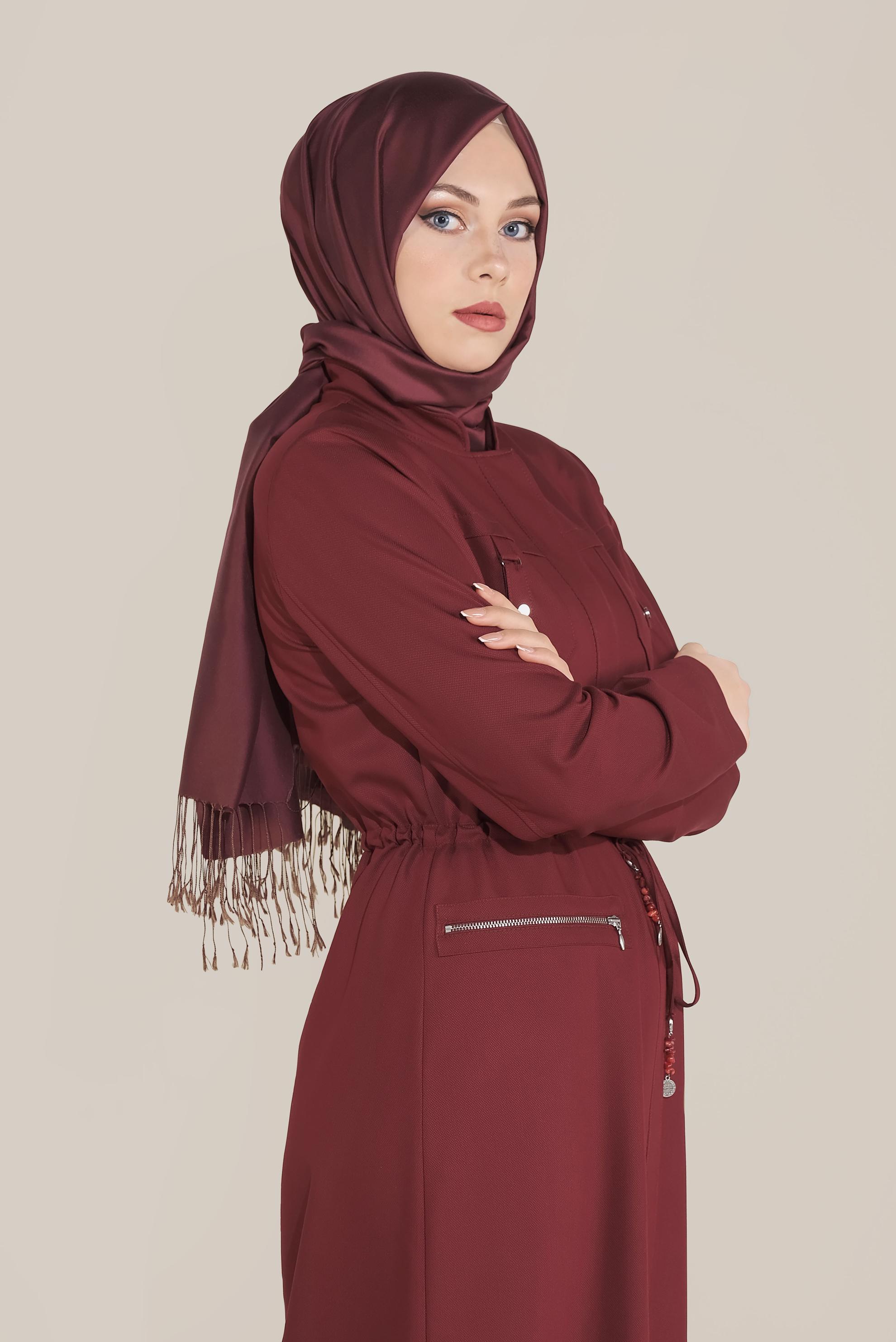 Tesettür giyim BORDO BÜZGÜLÜ HAKİM YAKA PARDESÜ 10165
