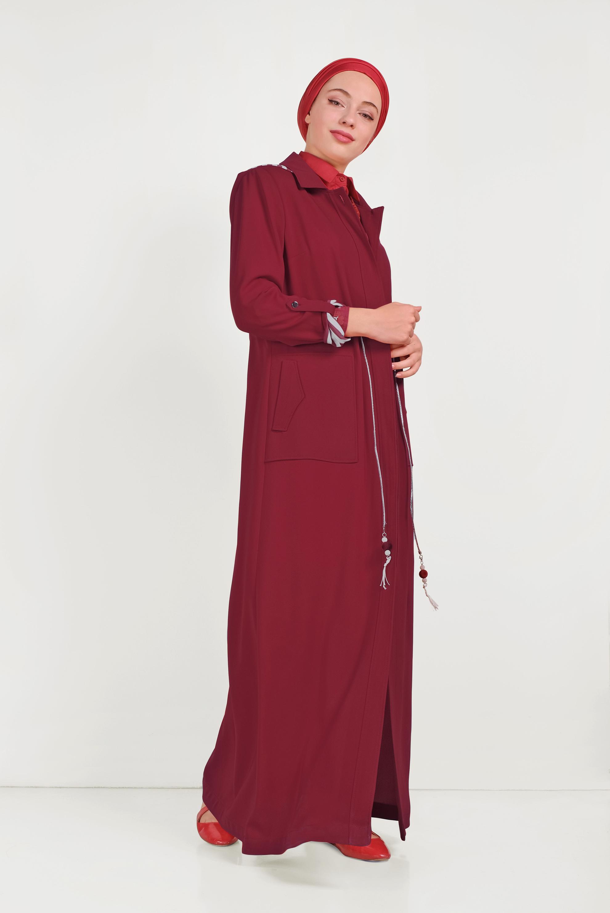 Tesettür giyim KIRMIZI BELİ BÜZGÜLÜ KAPÜŞONLU PARDESÜ 10168
