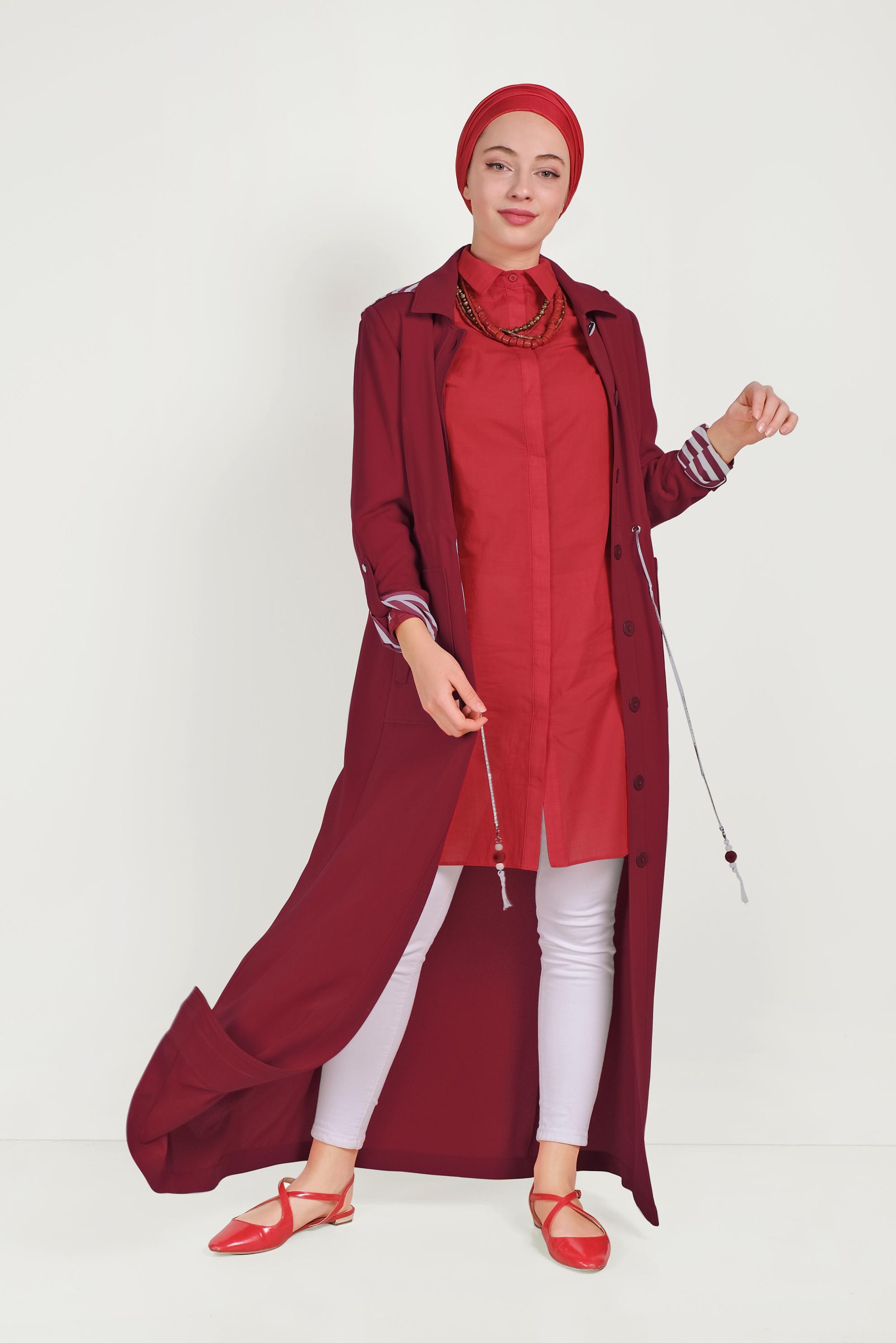 Tesettür giyim KIRMIZI BELİ BÜZGÜLÜ KAPÜŞONLU PARDESÜ 10168