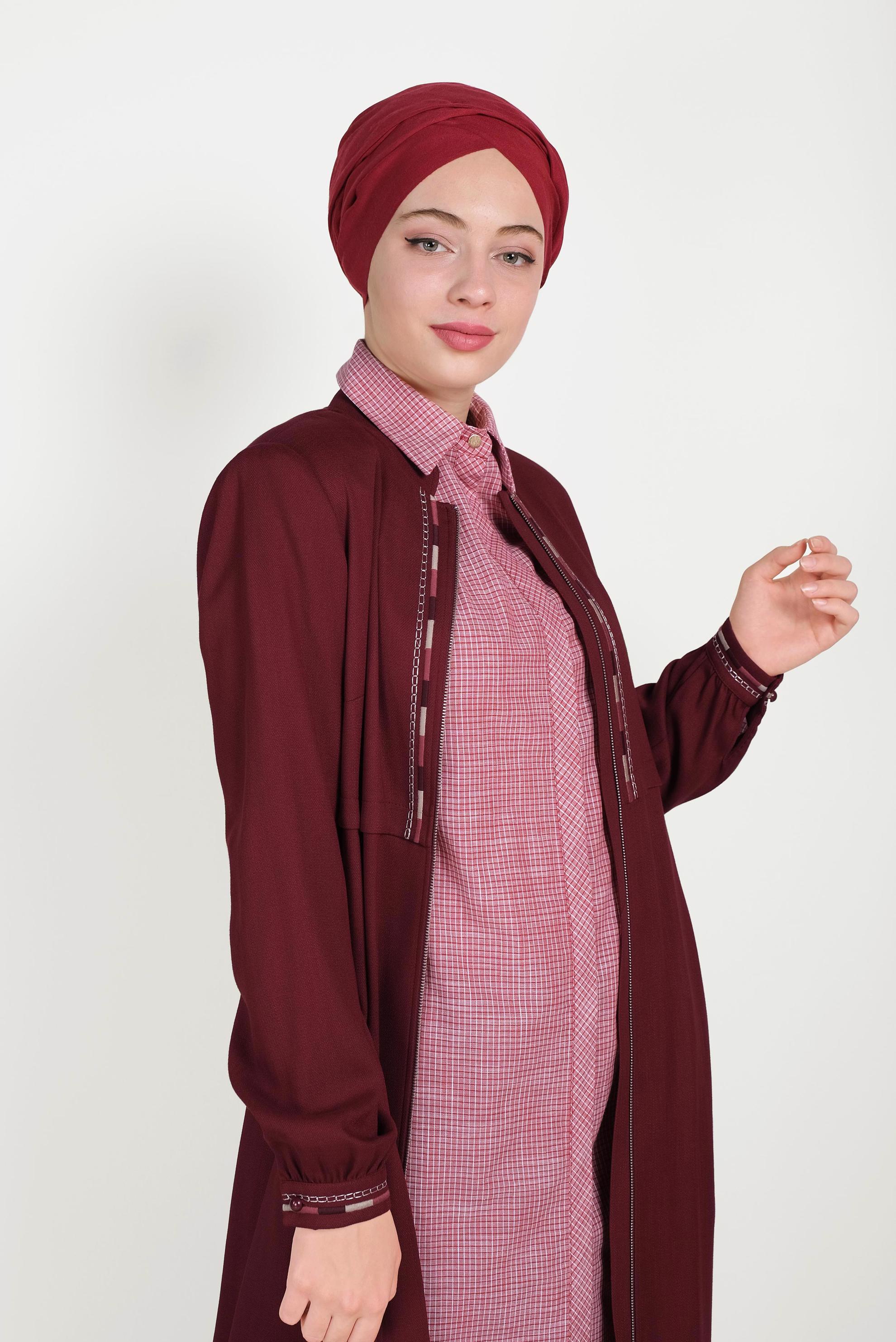 Tesettür giyim BORDO NAKIŞLI FERMUARLI PARDESÜ 10183