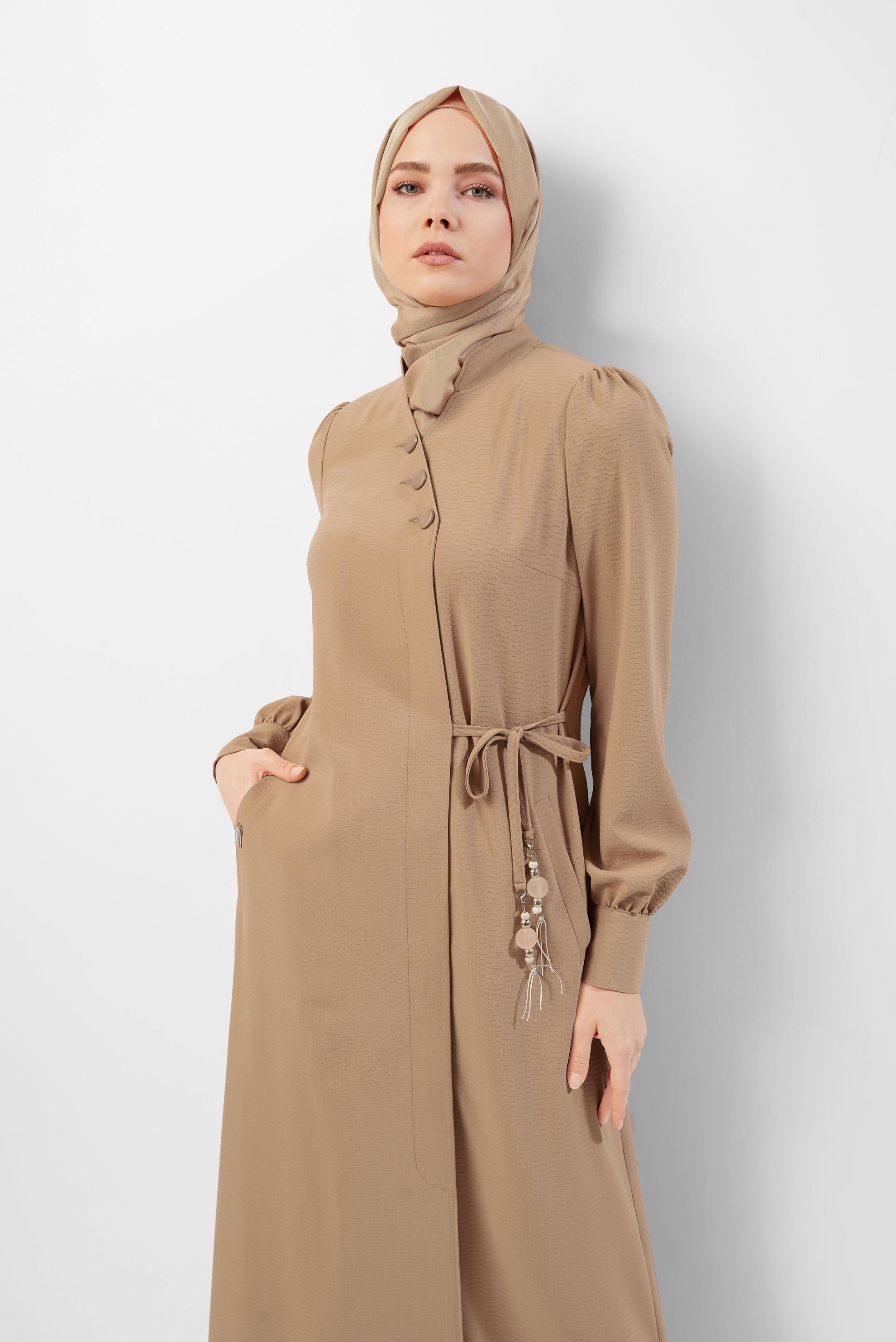 Tesettür giyim TABA HAKİM YAKA DÜĞMELİ PARDESÜ 10184