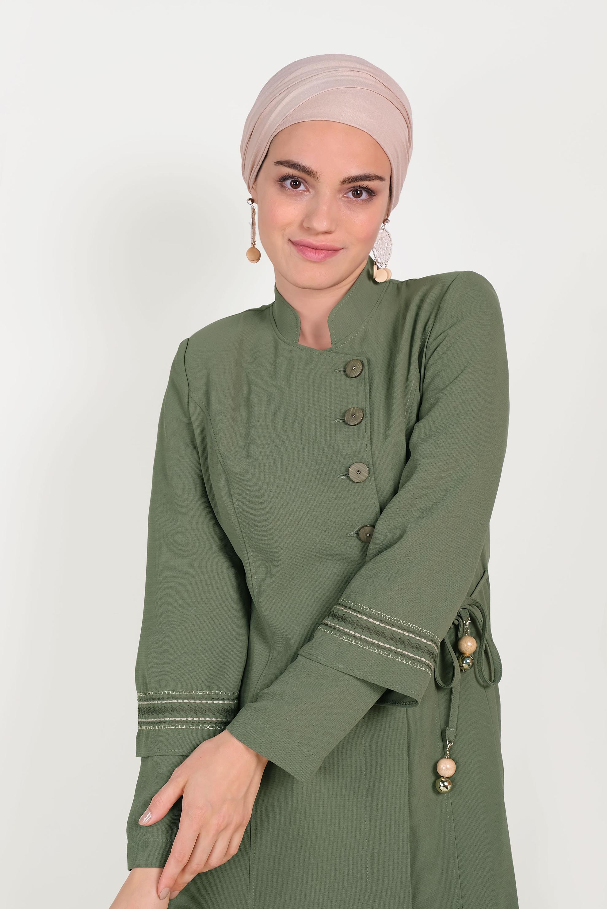 Tesettür giyim HAKİ HAKİM YAKA NAKIŞLI PARDESÜ 10196 