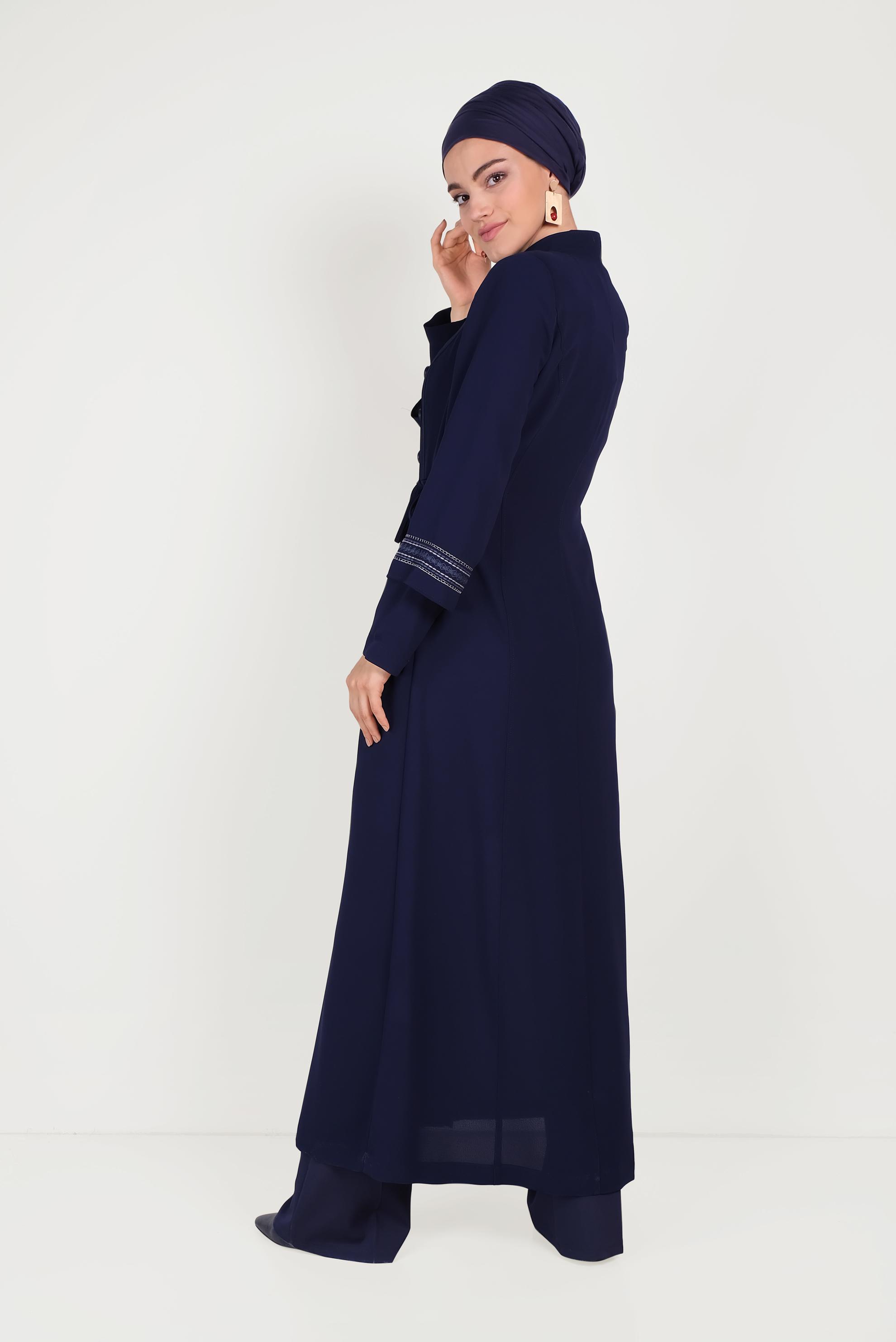 Tesettür giyim LACİVERT HAKİM YAKA NAKIŞLI PARDESÜ 10196 