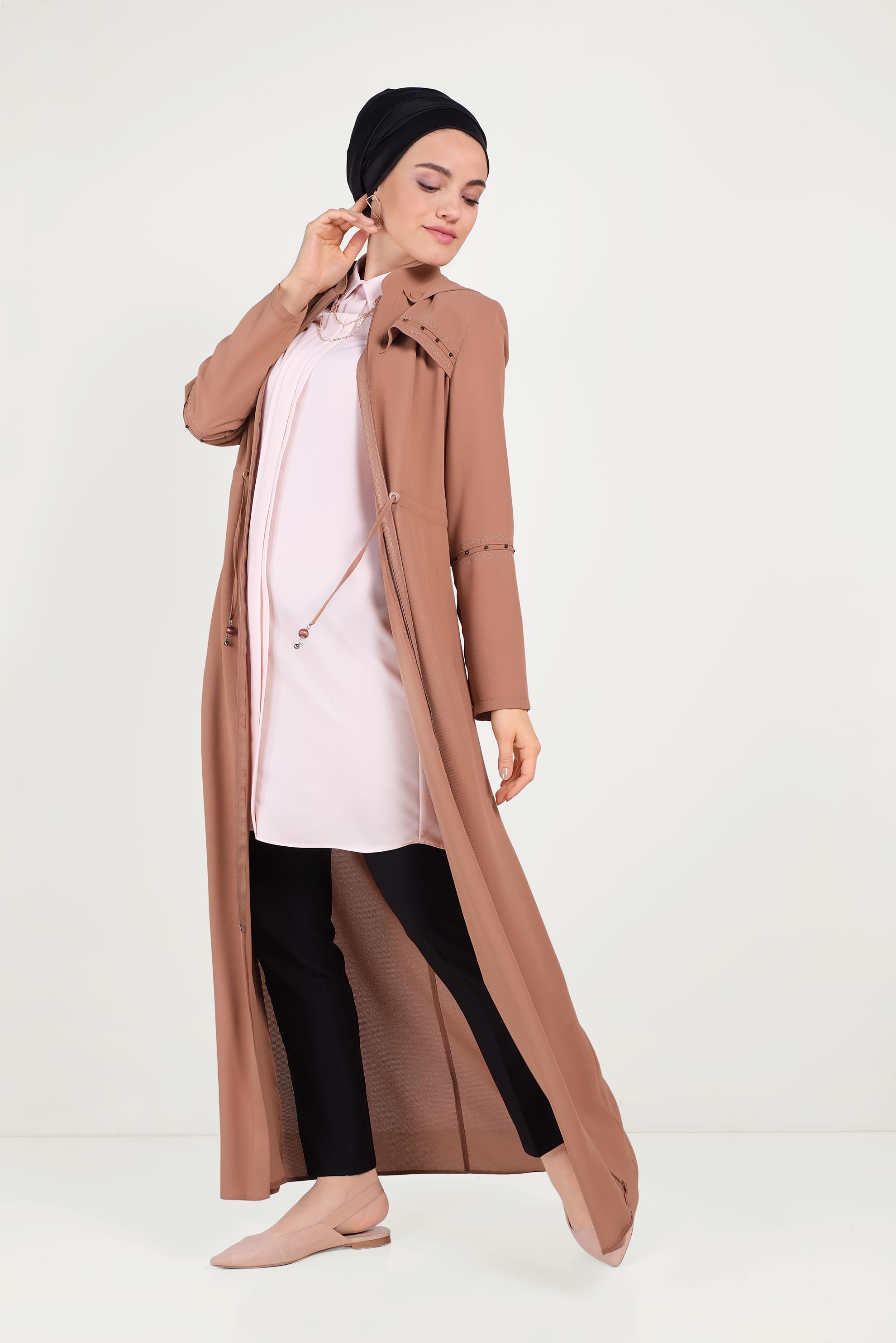 Tesettür giyim TABA BELDEN BÜZGÜLÜ KAPÜŞONLU PARDESÜ 10204