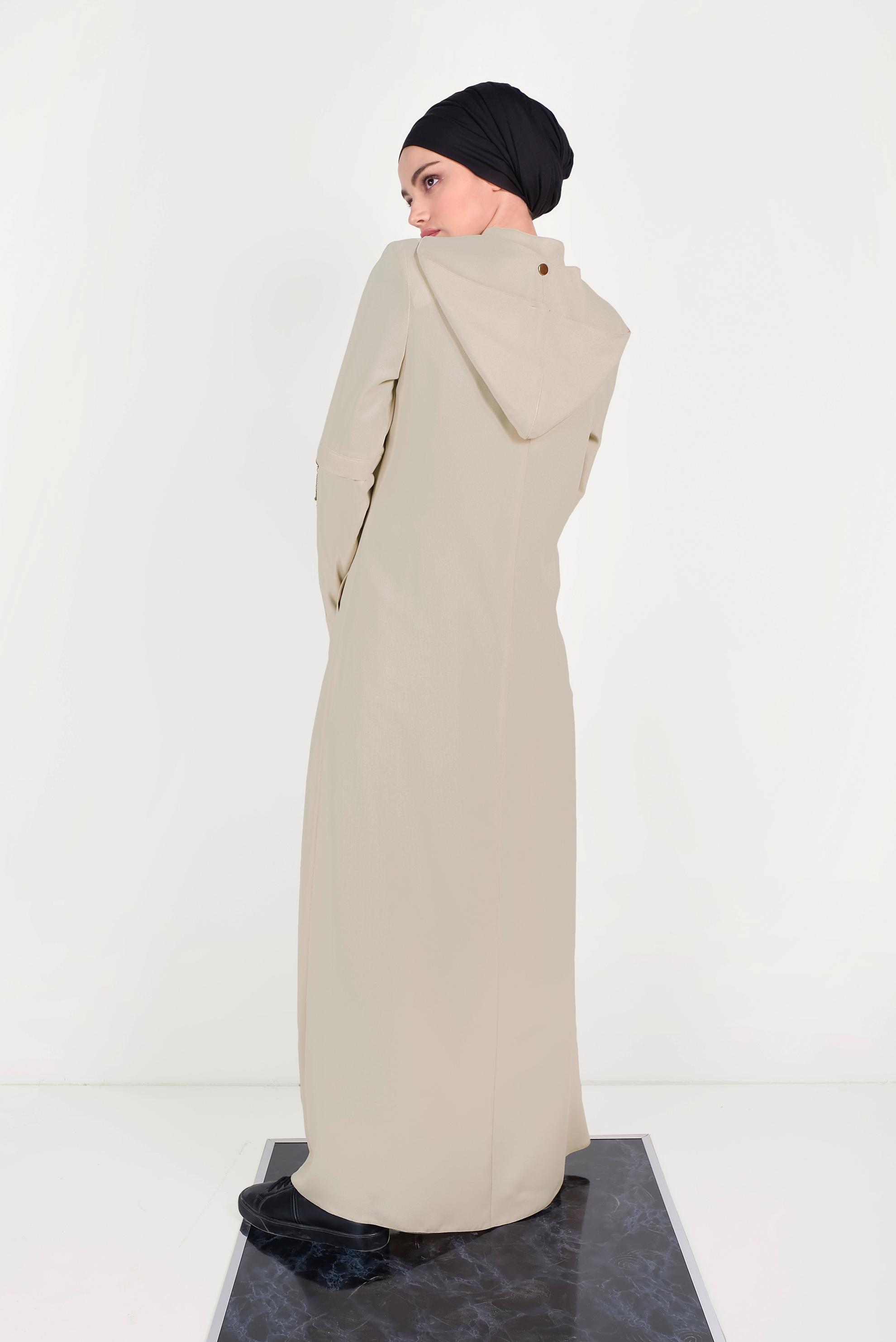 Tesettür giyim BEJ HAKİM YAKA TAŞ DETAYLI PARDESÜ 10206