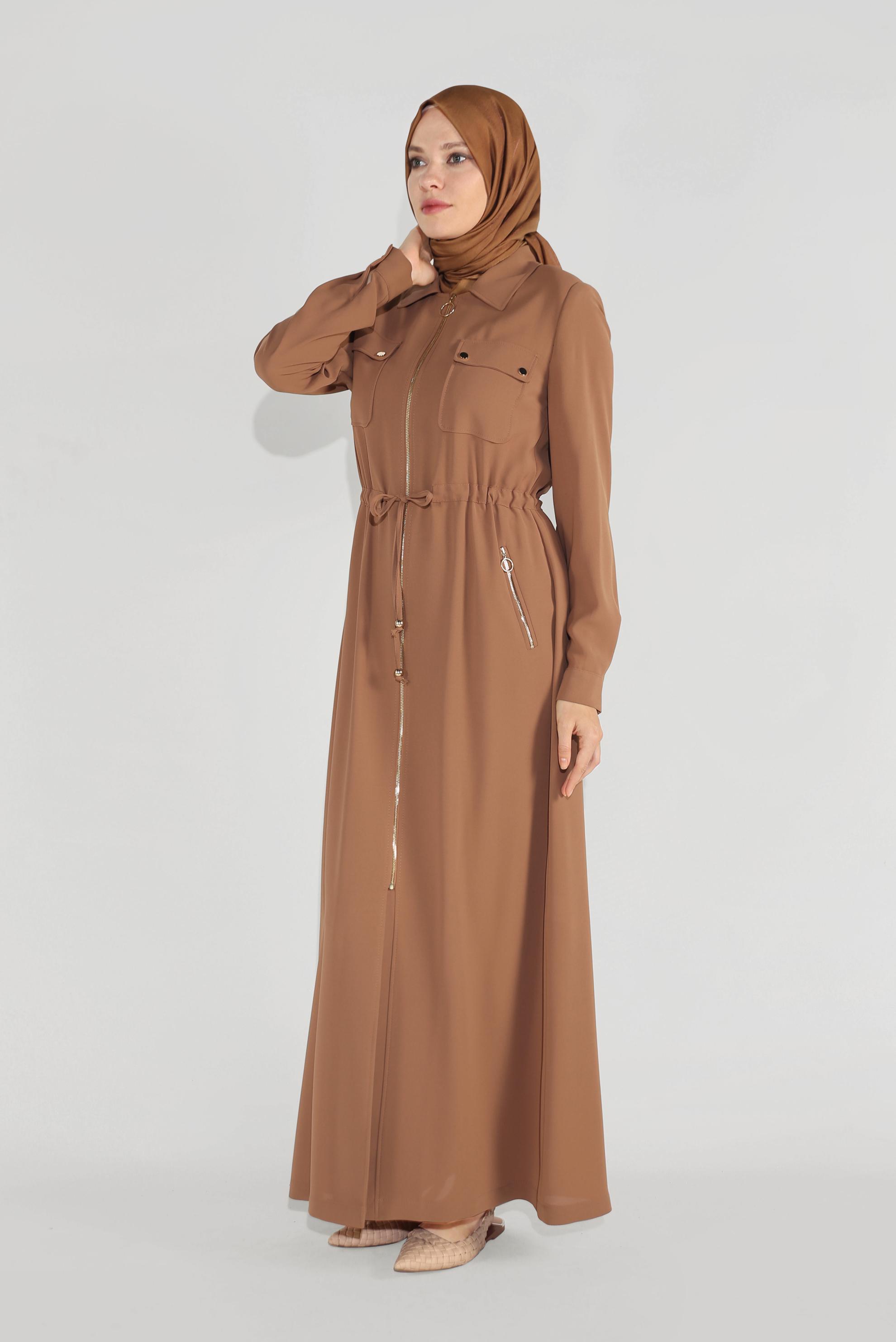 Tesettür giyim KAHVE CEPLERİ DÜĞME DETAYLI FERMUARLI PARDESÜ 10225