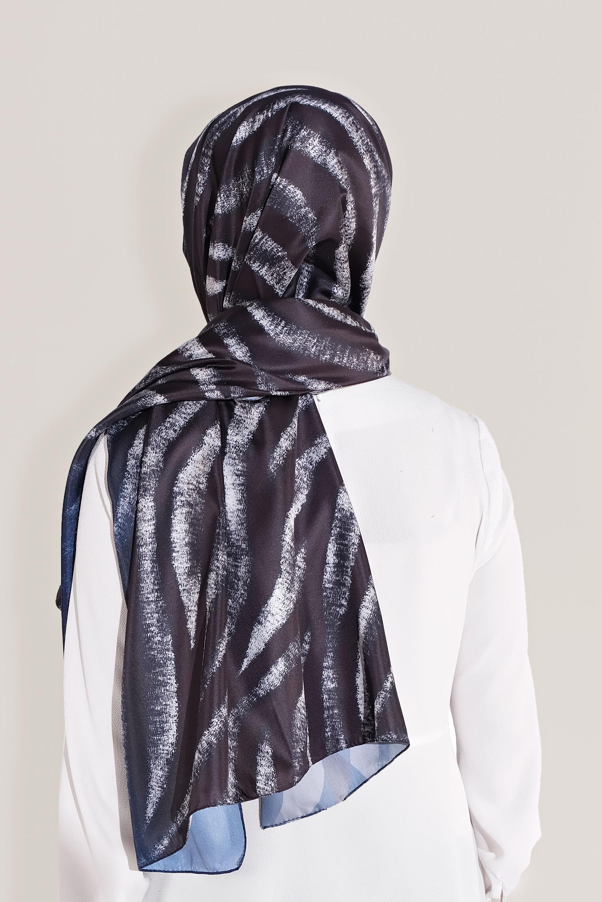 Tesettür giyim LACİVERT ALVİNA BATİK ZEBRA ŞAL 8020 