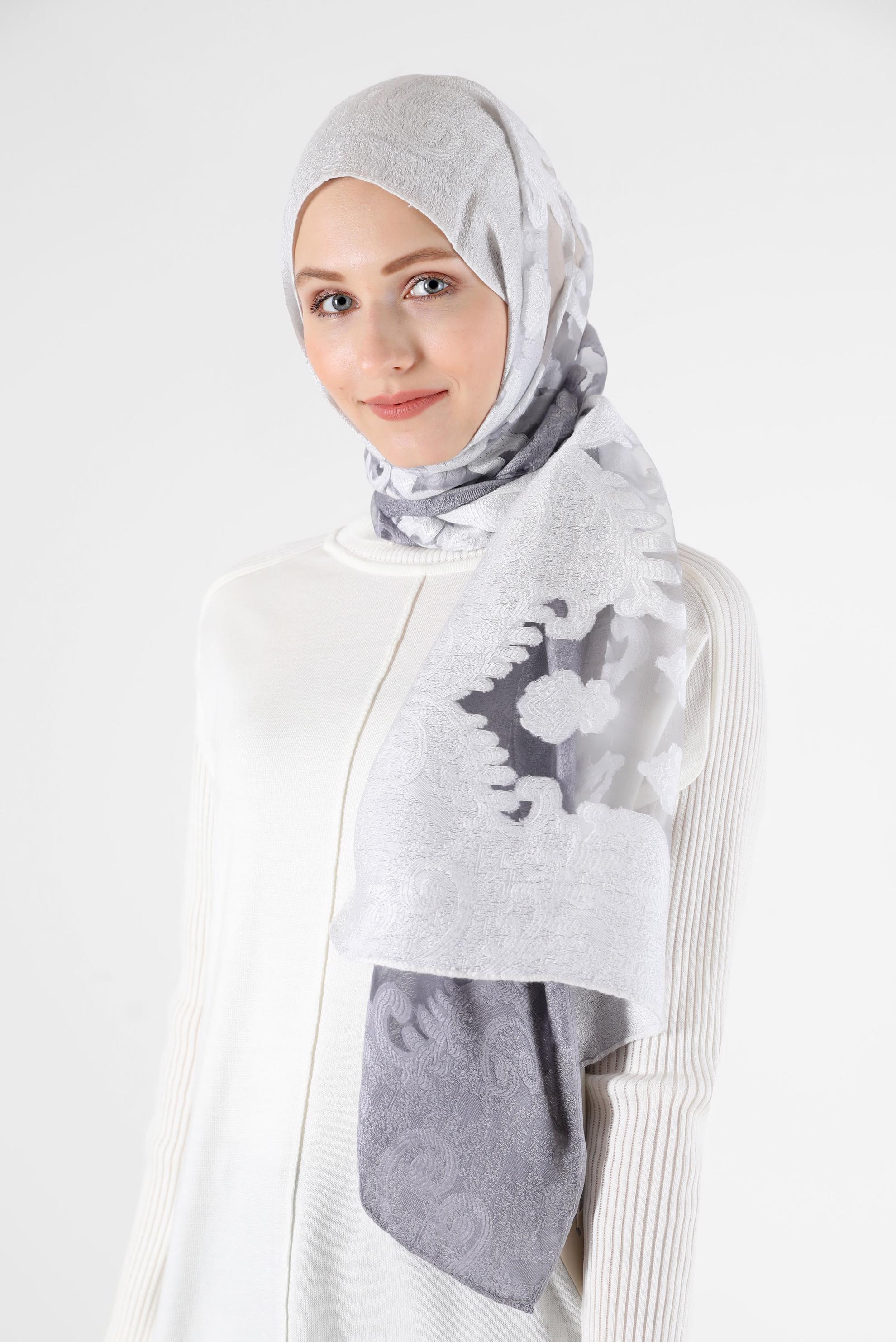 Tesettür giyim GRİ ALVİNA DESENLİ ŞAL 8042 
