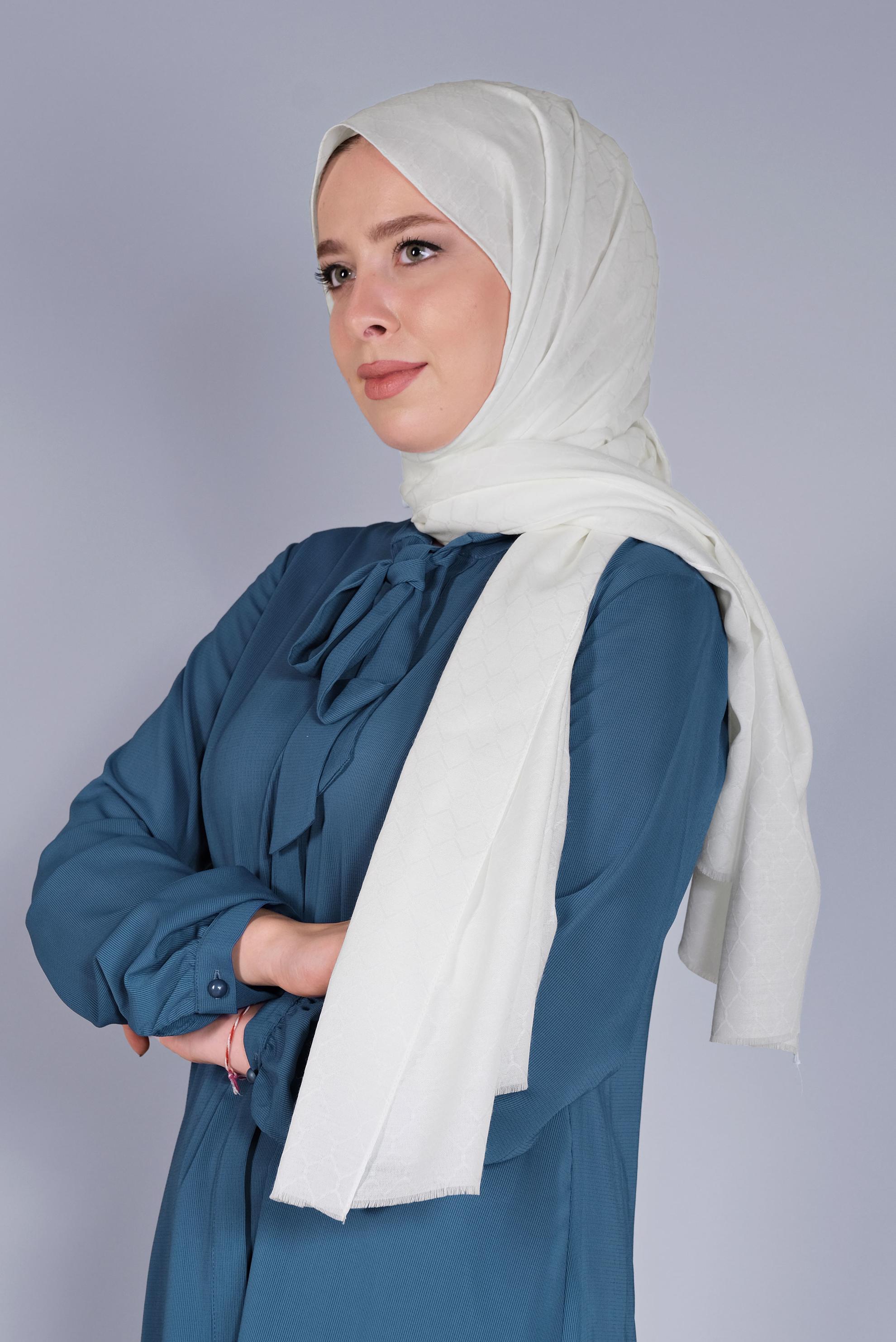 Tesettür giyim EKRU ALVİNA PAMUK PETEK ŞAL 8061 