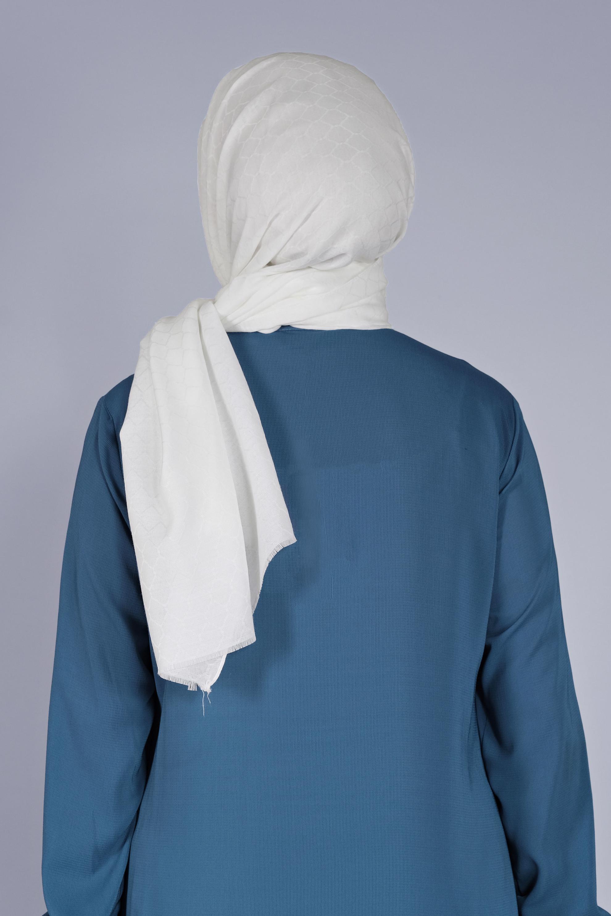 Tesettür giyim EKRU ALVİNA PAMUK PETEK ŞAL 8061 