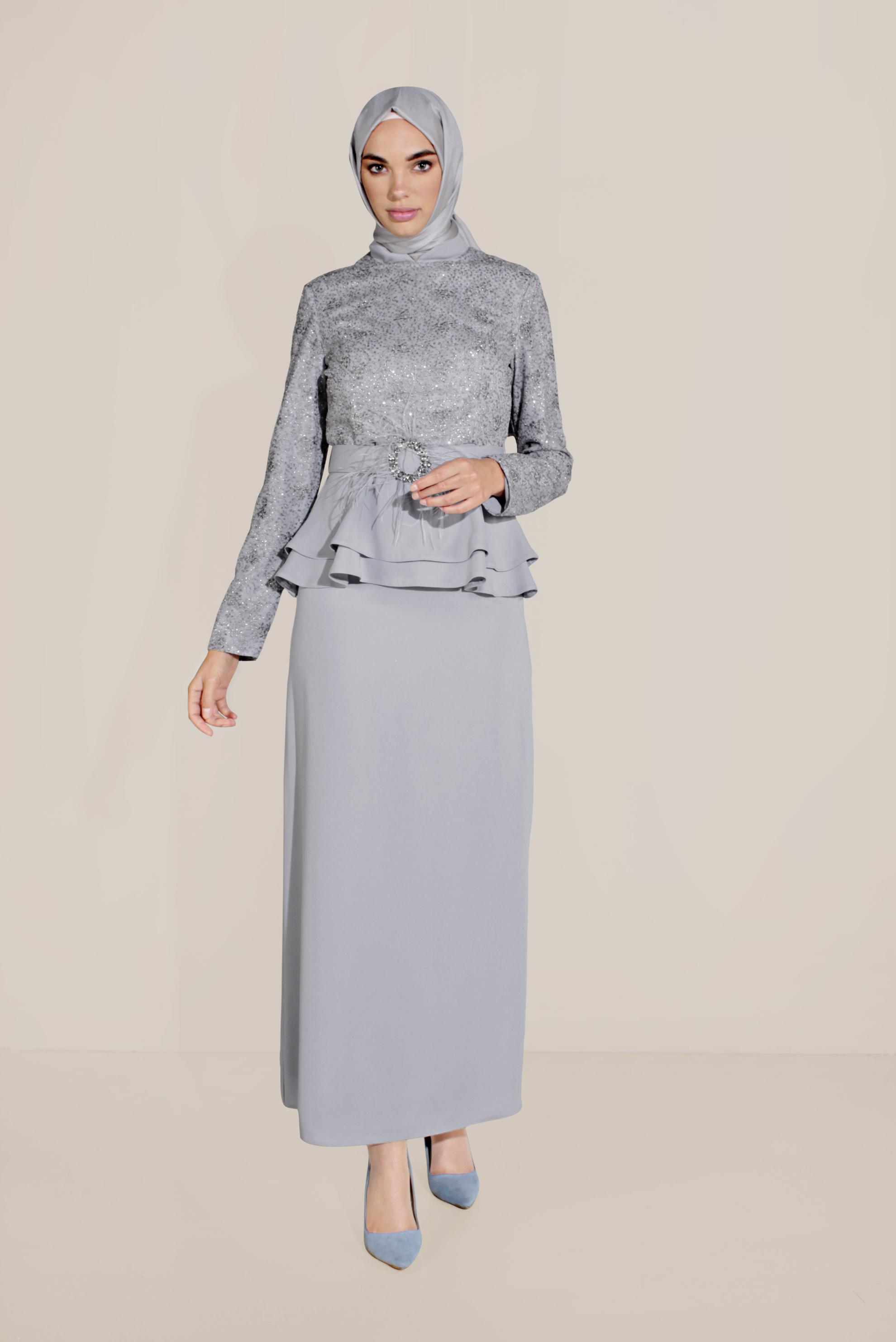 Tesettür giyim GRİ KEMERLİ GÜPÜR VE FIRFIR DETAYLI HAKİM YAKA TAKIM 30040 