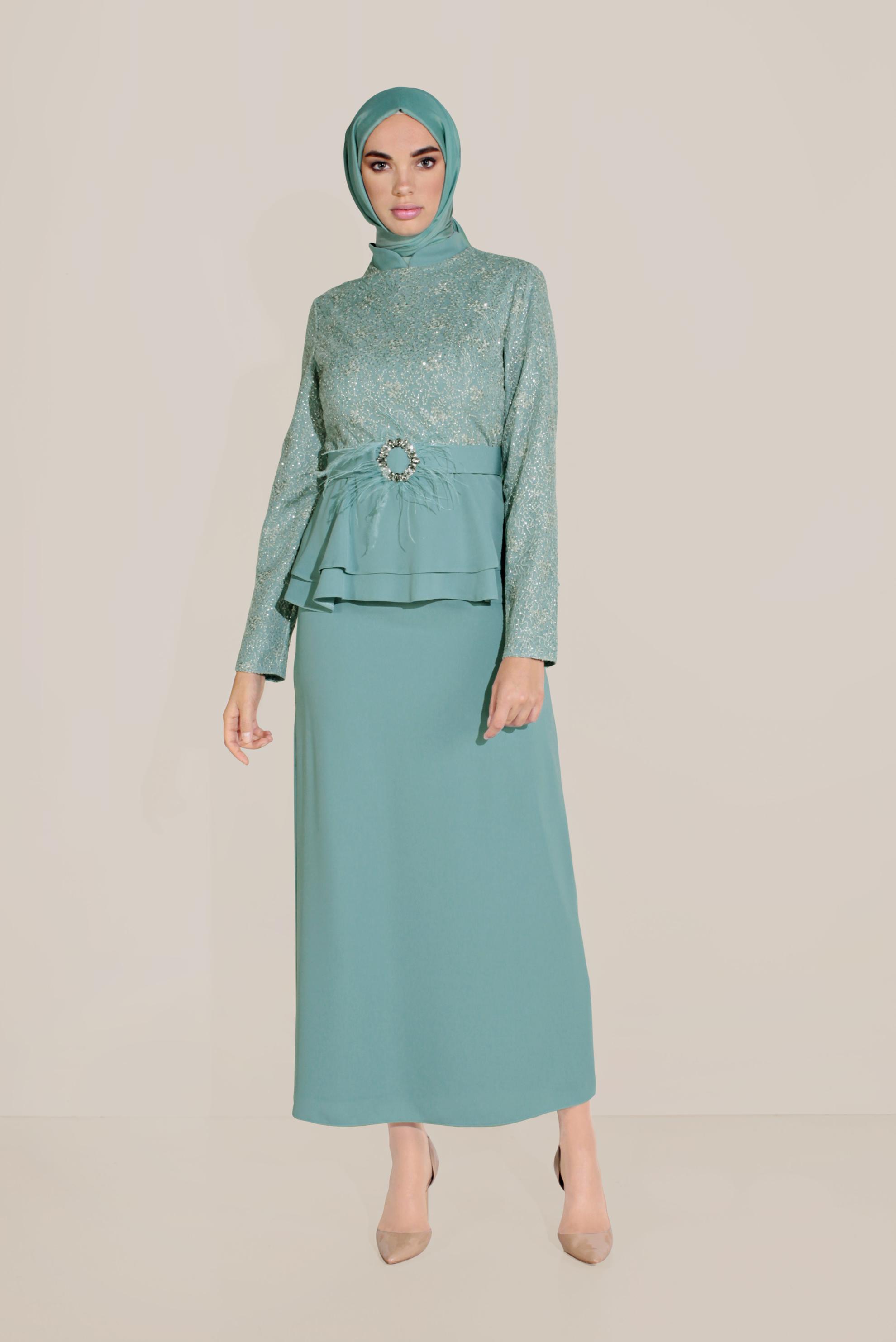 Tesettür giyim MAVİ KEMERLİ GÜPÜR VE FIRFIR DETAYLI HAKİM YAKA TAKIM 30040 