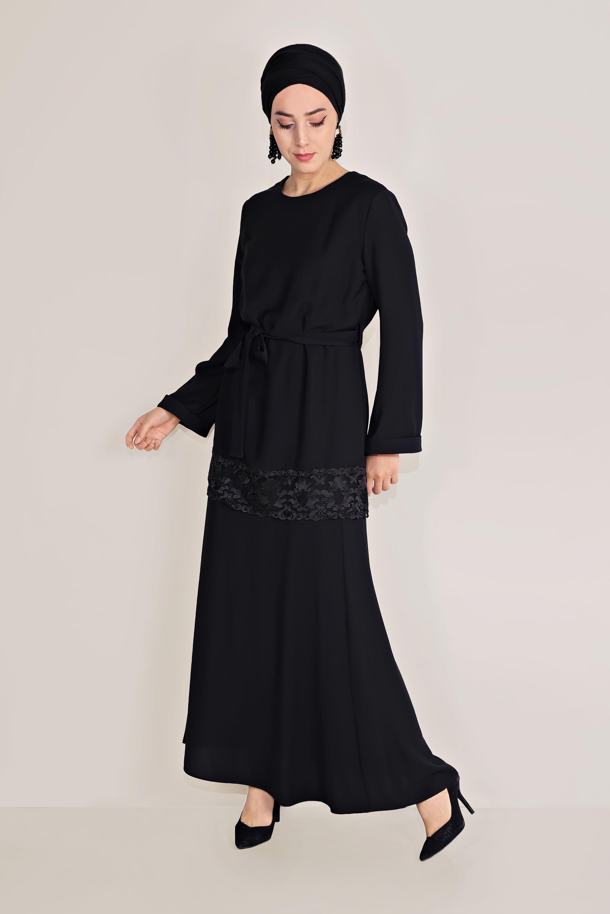 Tesettür giyim SİYAH GÜPÜR DETAYLI KUŞAKLI ETEKLİ TAKIM 40673