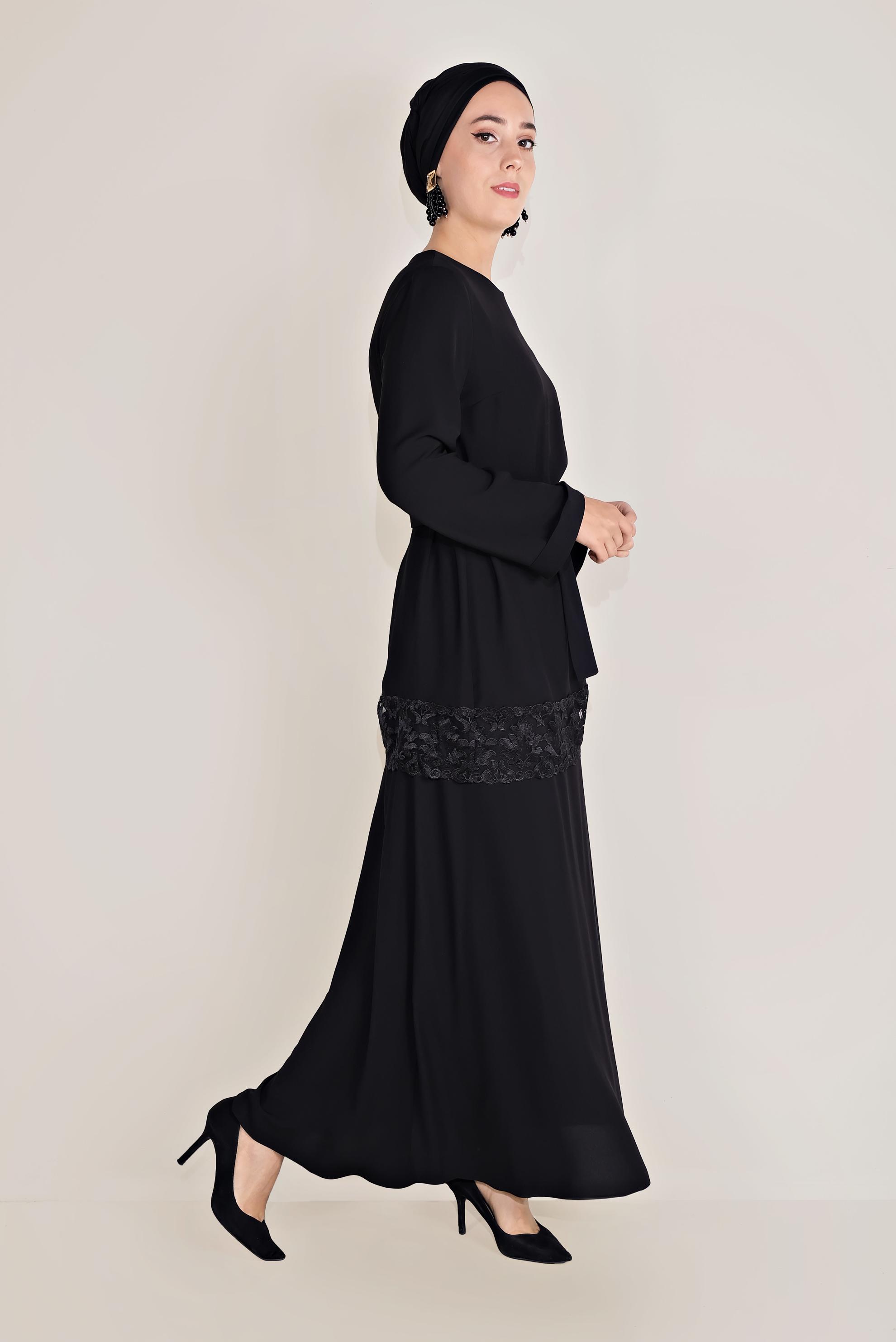 Tesettür giyim SİYAH GÜPÜR DETAYLI KUŞAKLI ETEKLİ TAKIM 40673