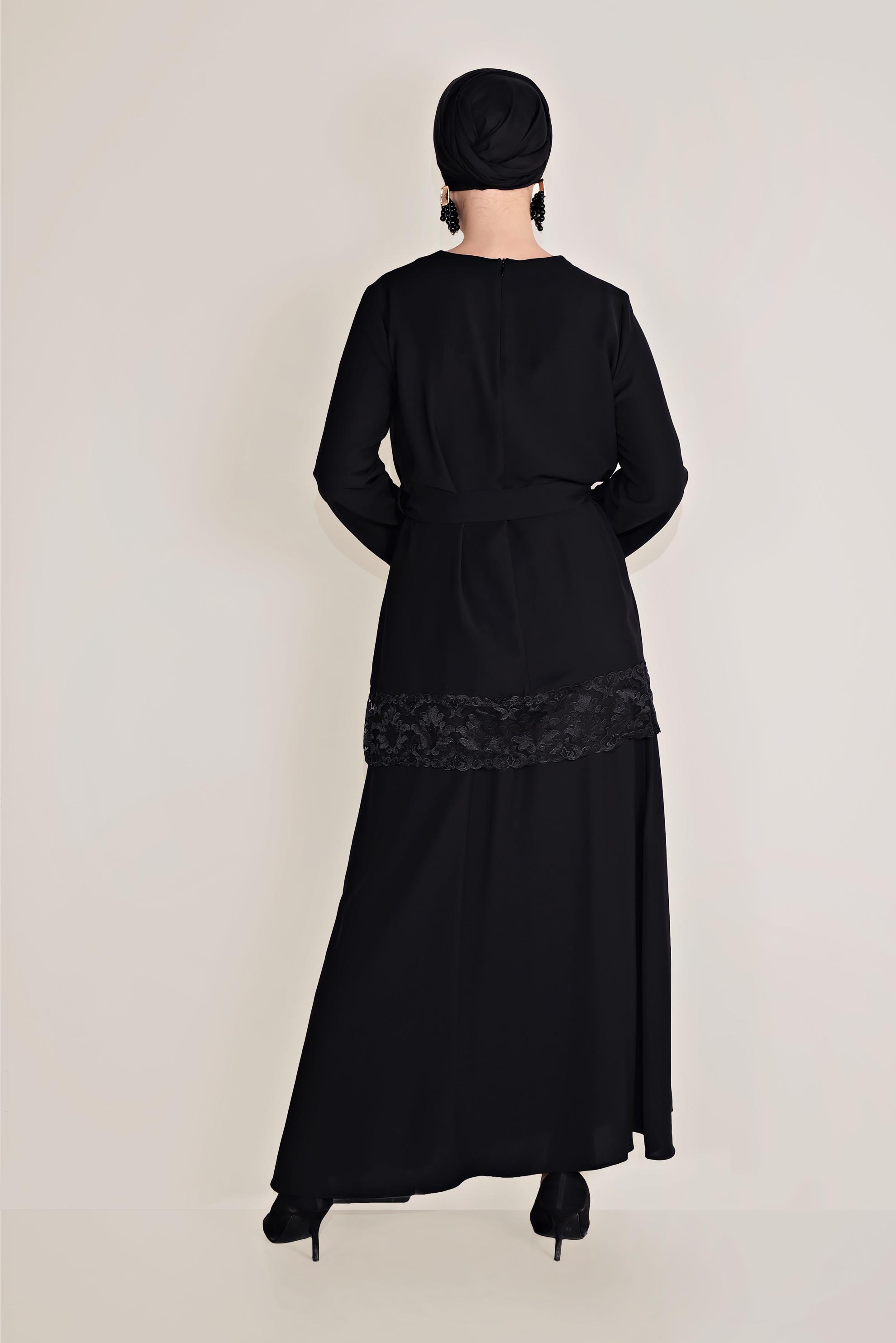 Tesettür giyim SİYAH GÜPÜR DETAYLI KUŞAKLI ETEKLİ TAKIM 40673