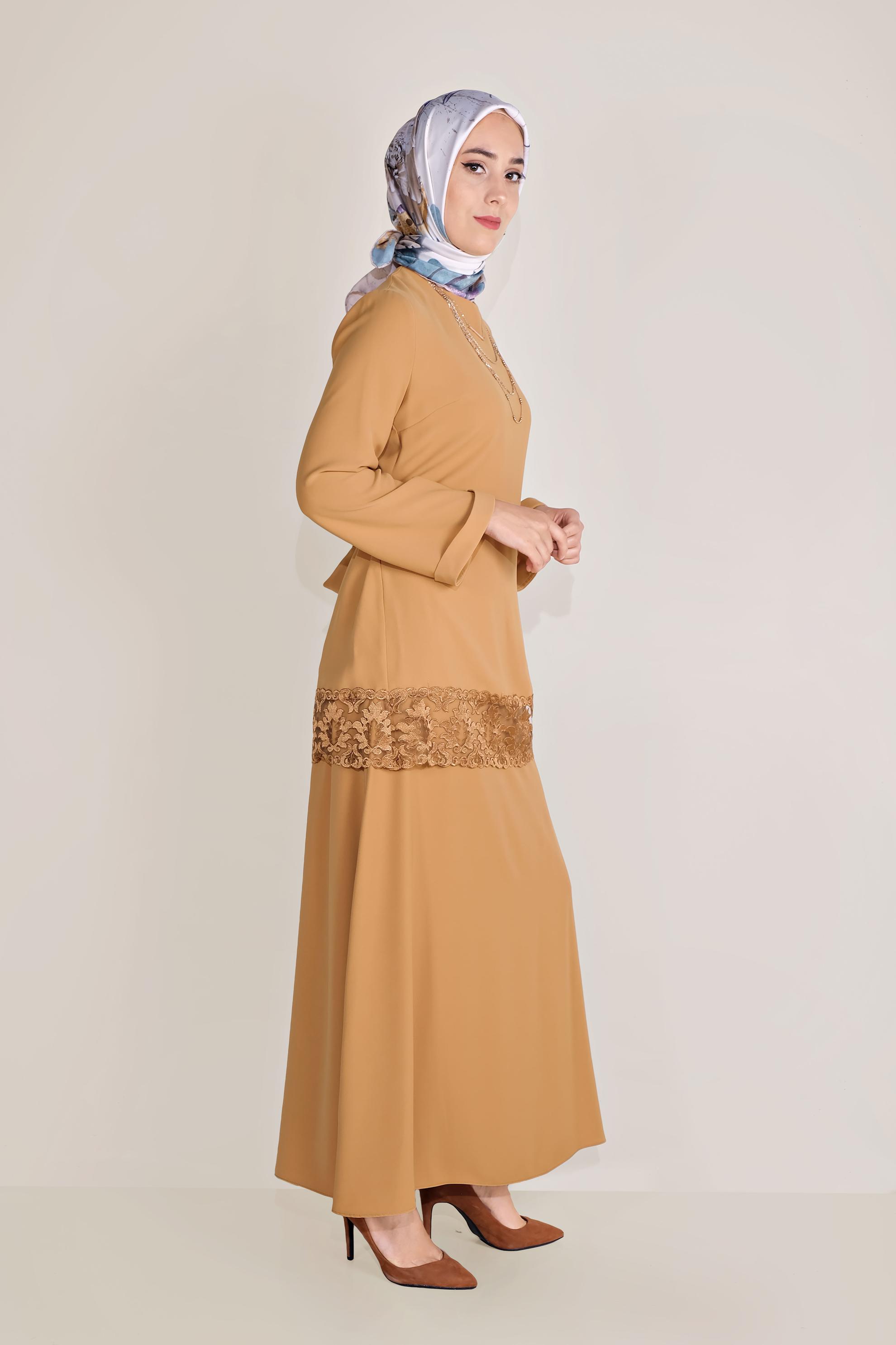 Tesettür giyim SARI GÜPÜR DETAYLI KUŞAKLI ETEKLİ TAKIM 40673