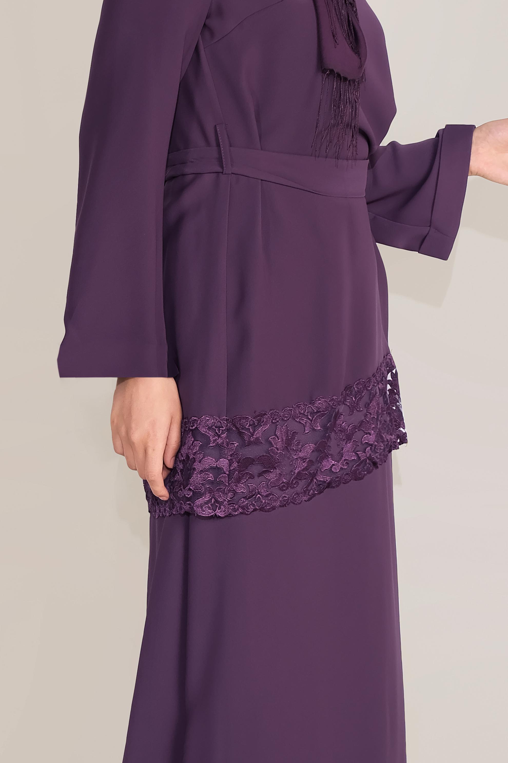 Tesettür giyim MOR GÜPÜR DETAYLI KUŞAKLI ETEKLİ TAKIM 40673