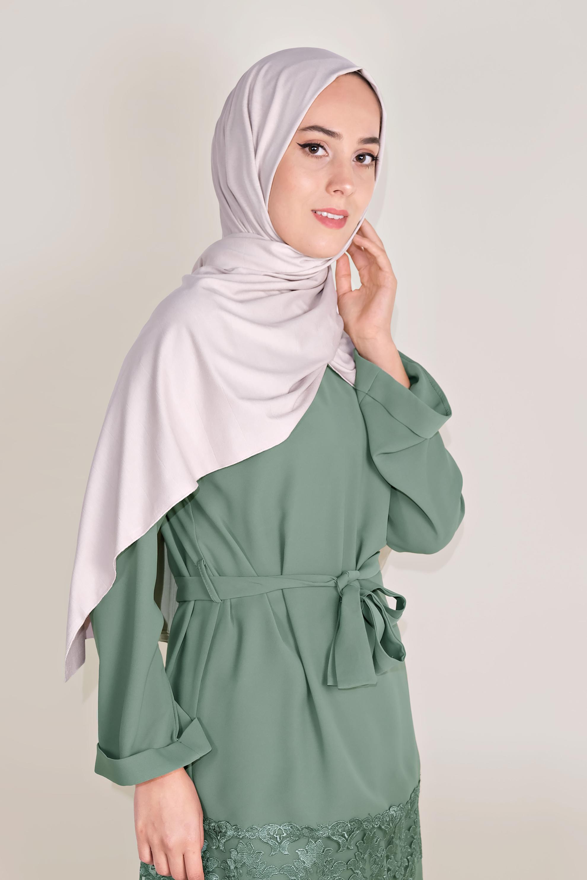 Tesettür giyim MAVİ GÜPÜR DETAYLI KUŞAKLI ETEKLİ TAKIM 40673