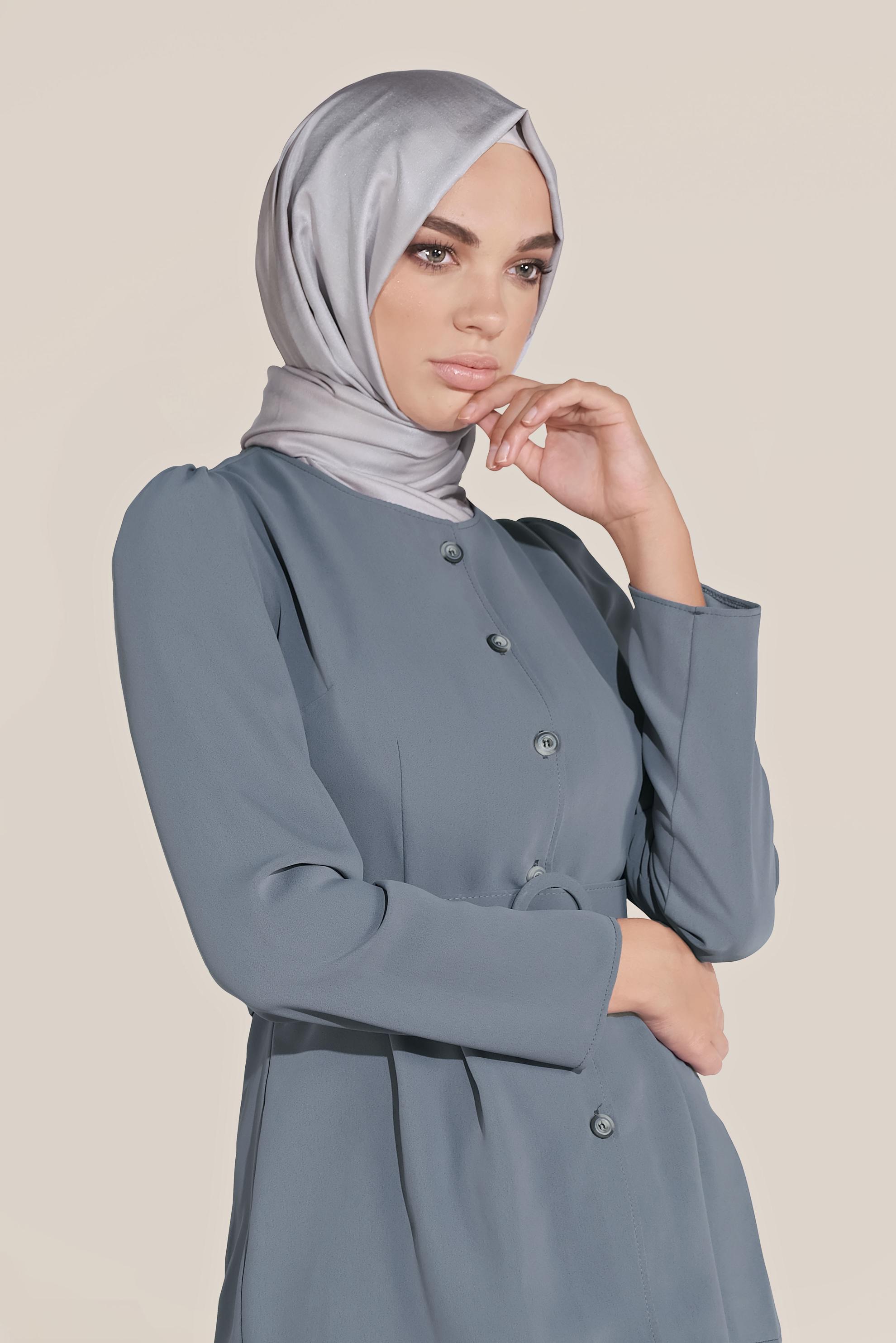 Tesettür giyim GRİ BOYDAN DÜĞMELİ İKİLİ ETEKLİ TAKIM 40793 