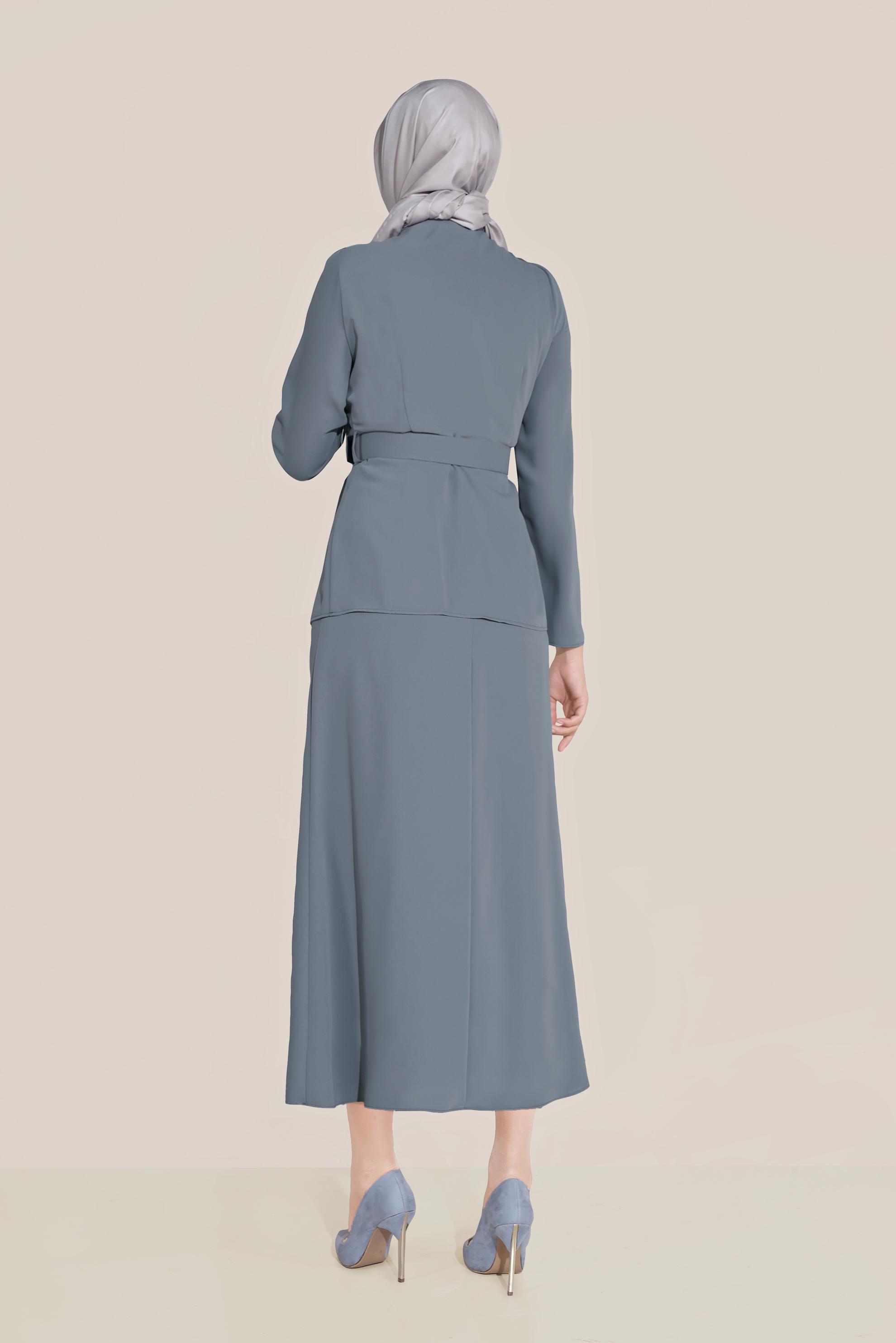 Tesettür giyim GRİ BOYDAN DÜĞMELİ İKİLİ ETEKLİ TAKIM 40793 