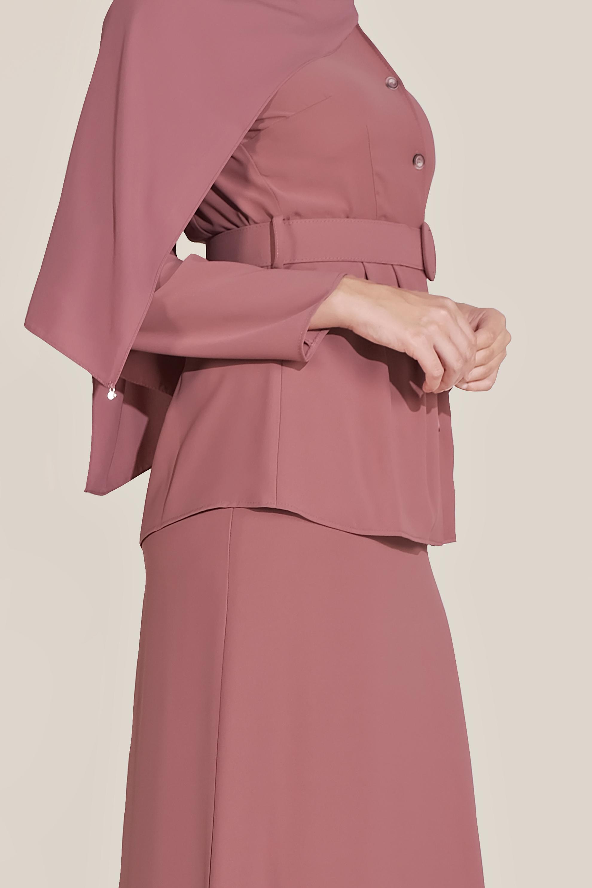 Tesettür giyim PEMBE BOYDAN DÜĞMELİ İKİLİ ETEKLİ TAKIM 40793 