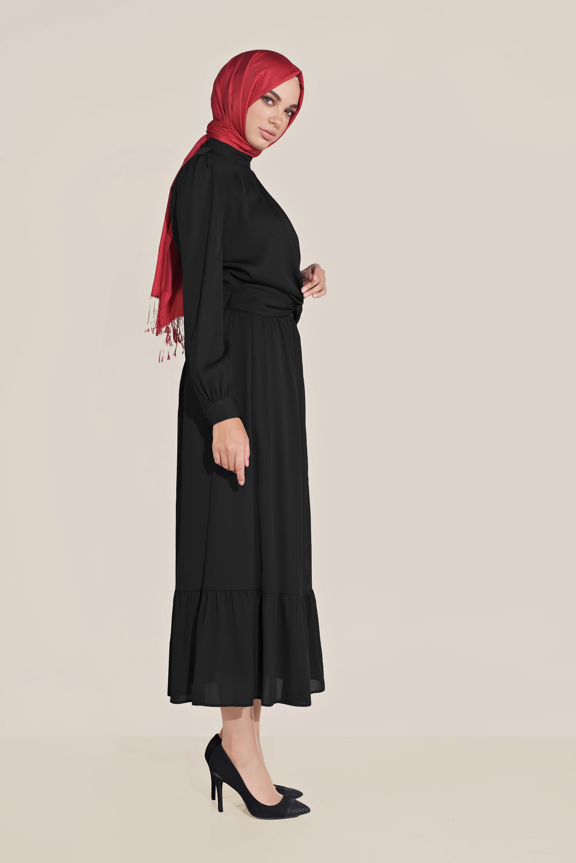 Tesettür giyim SİYAH DÜĞMELİ UCU FIRFIRLI BALIKÇI YAKA ETEKLİ TAKIM 40812