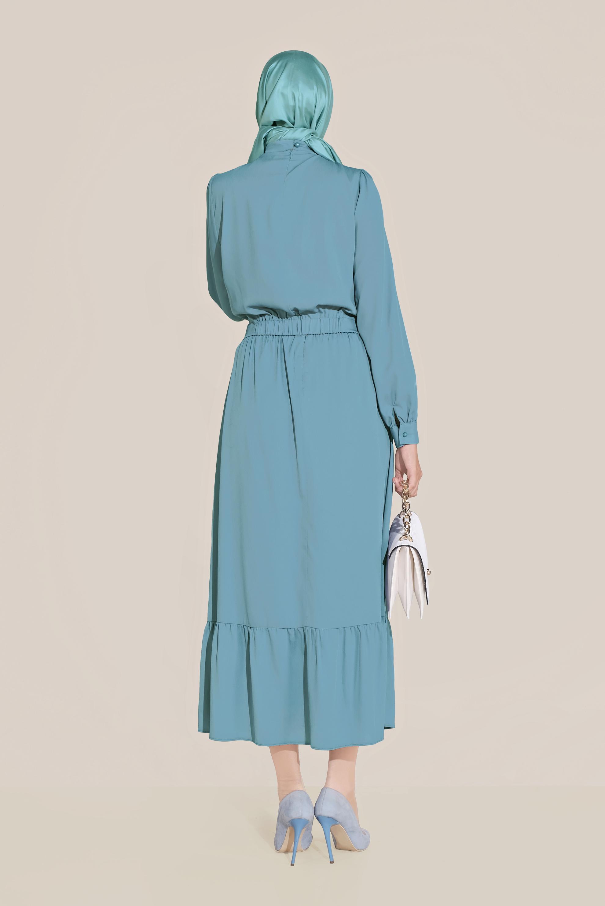 Tesettür giyim MAVİ DÜĞMELİ UCU FIRFIRLI BALIKÇI YAKA ETEKLİ TAKIM 40812