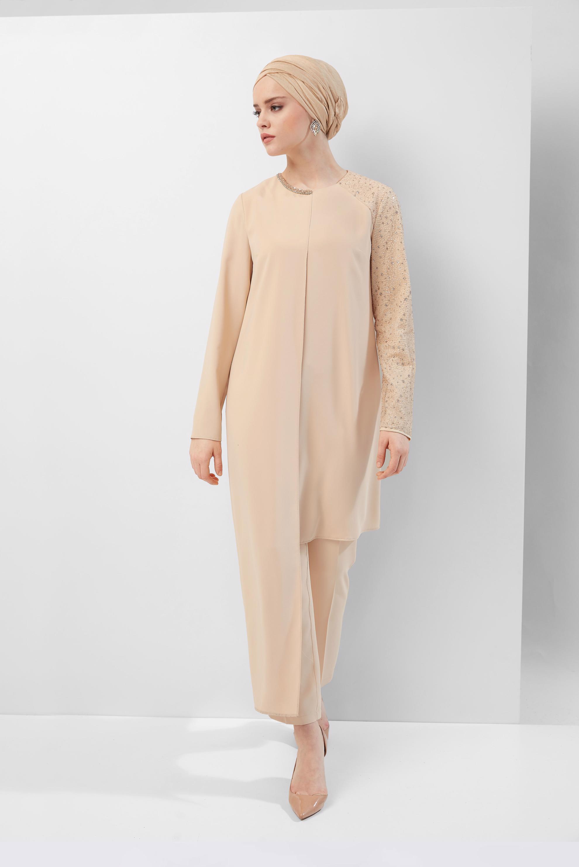 Tesettür giyim BEJ ASİMETRİK KESİM BONCUK İŞLEMELİ PANTOLONLU TAKIM 30001