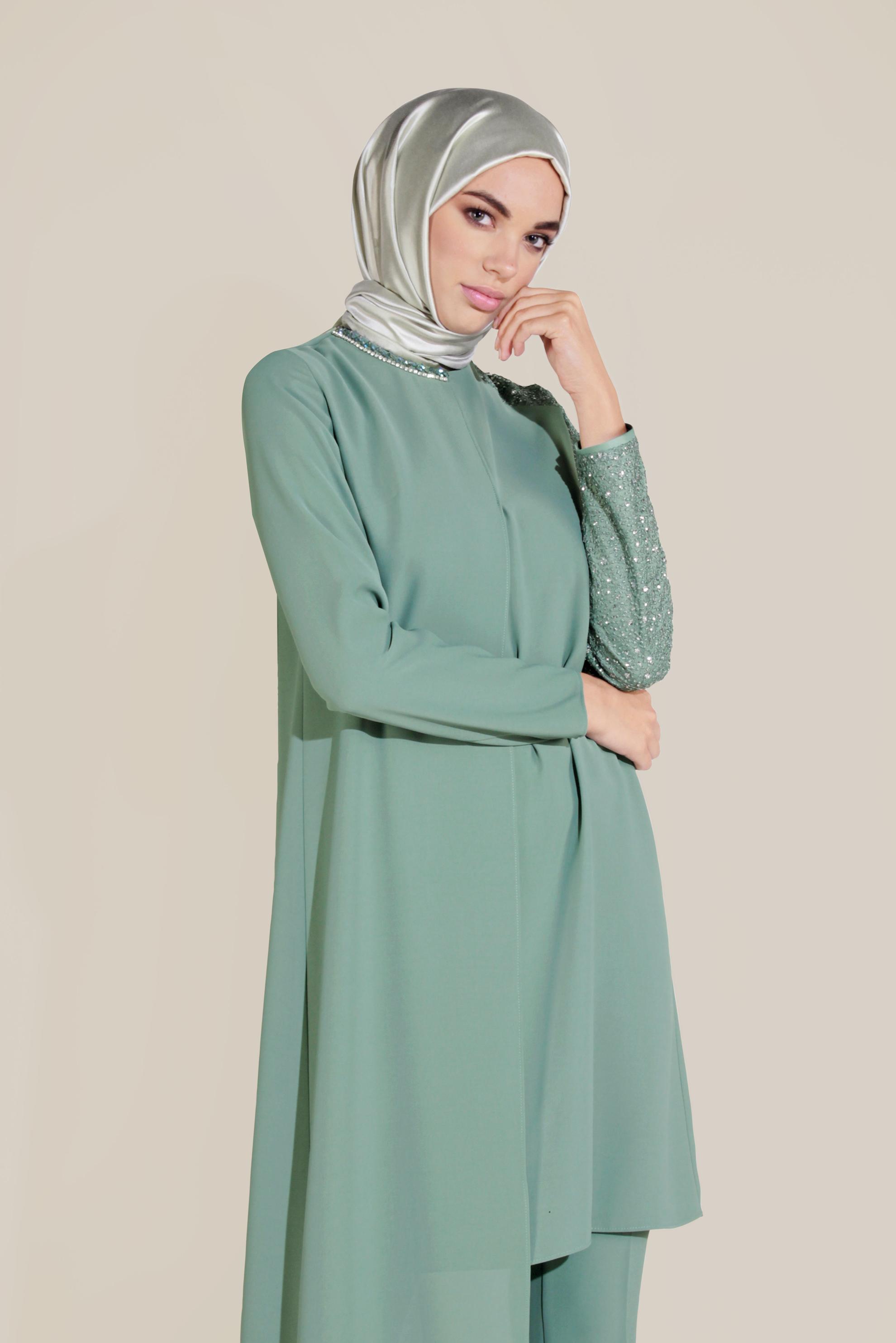 Tesettür giyim YEŞİL ASİMETRİK KESİM BONCUK İŞLEMELİ PANTOLONLU TAKIM 30001