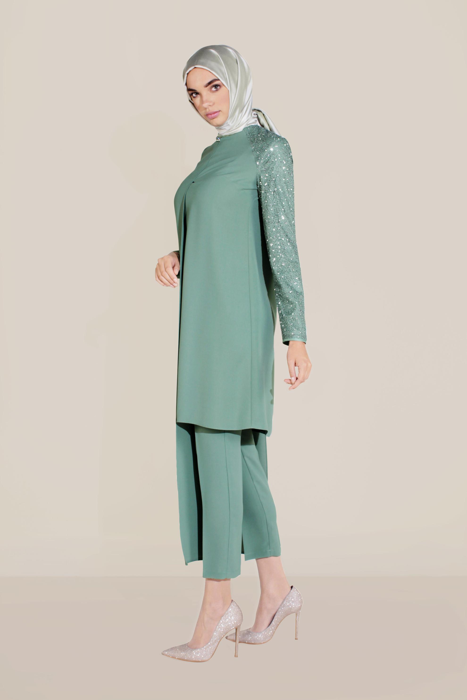 Tesettür giyim YEŞİL ASİMETRİK KESİM BONCUK İŞLEMELİ PANTOLONLU TAKIM 30001