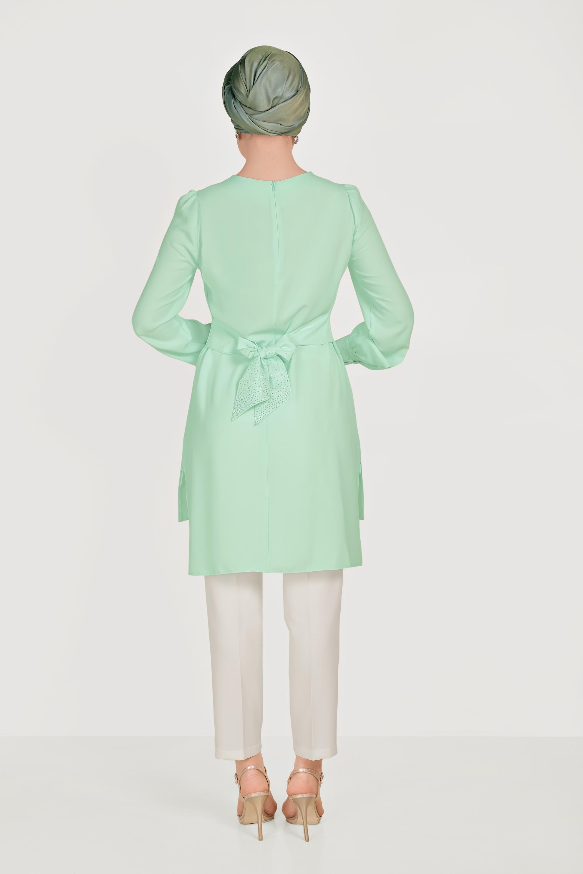 Tesettür giyim YEŞİL SIRT KUŞAKLI PANTOLONLU TAKIM 30003 