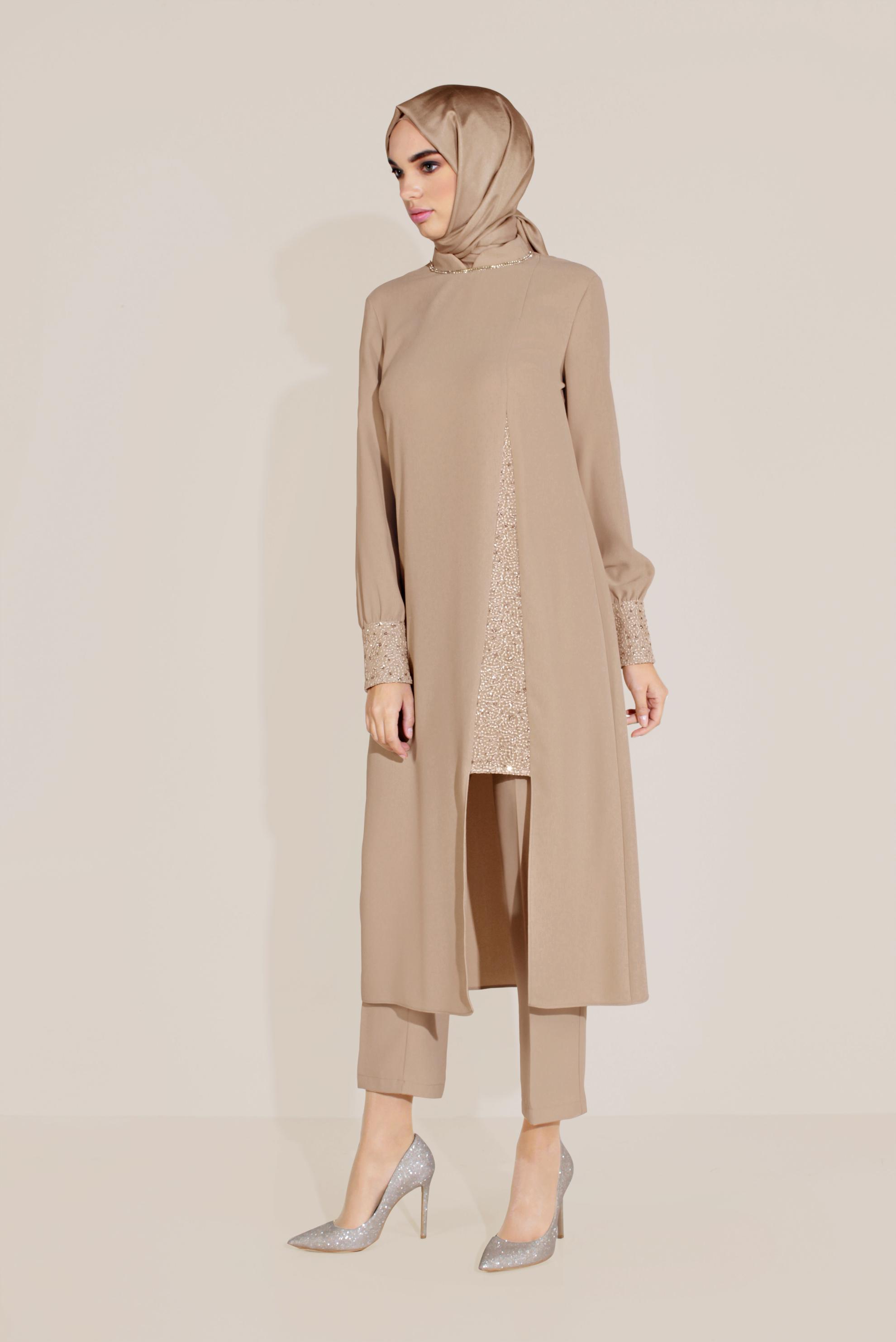 Tesettür giyim BEJ YIRTMAÇLI TAŞLI HAKİM YAKA TAKIM 30005