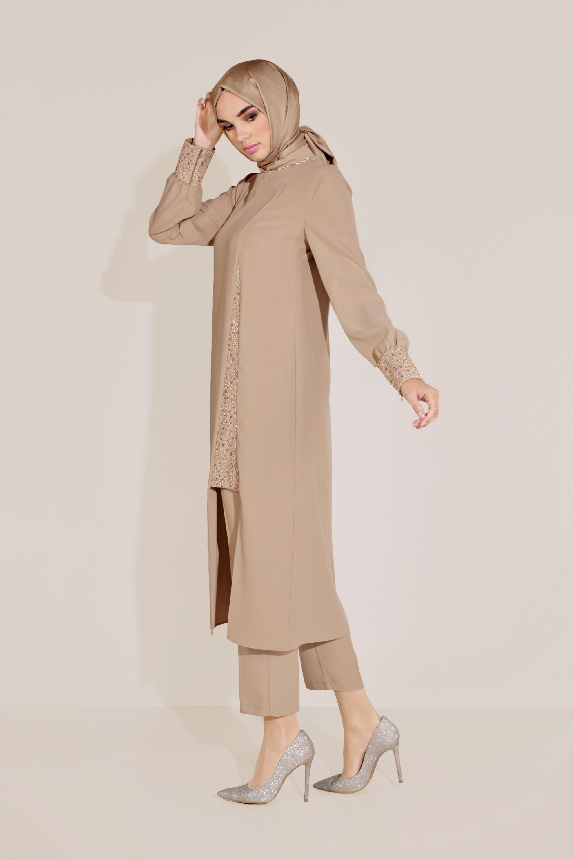 Tesettür giyim BEJ YIRTMAÇLI TAŞLI HAKİM YAKA TAKIM 30005