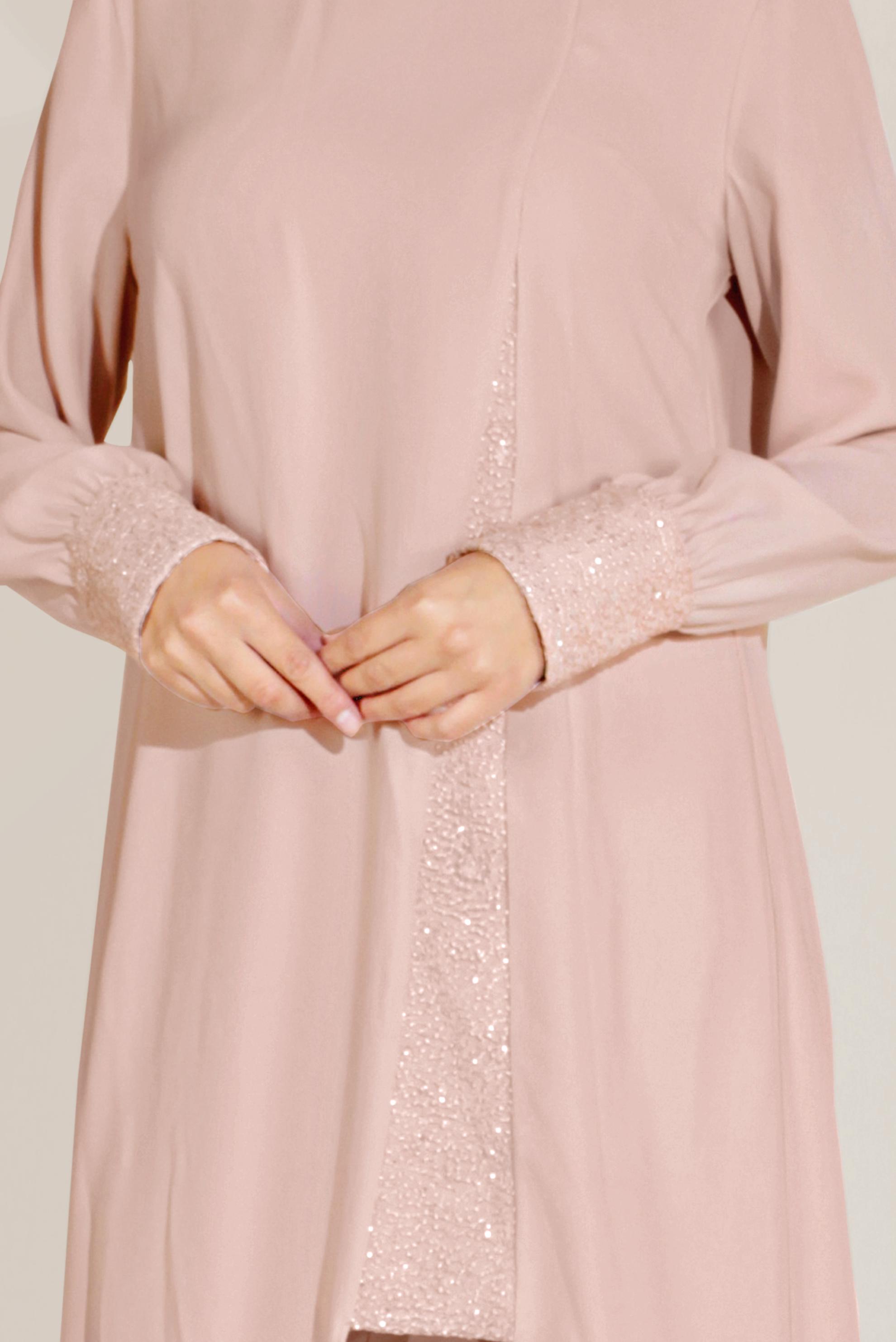 Tesettür giyim PUDRA YIRTMAÇLI TAŞLI HAKİM YAKA TAKIM 30005