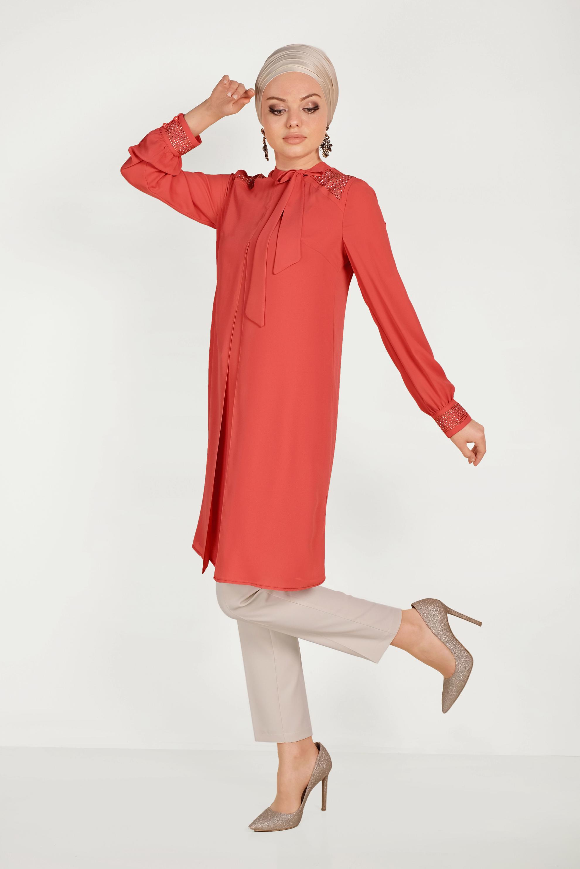 Tesettür giyim KIRMIZI İŞLEMELİ YAKA DETAYLI  ŞİFON PANTOLONLU TAKIM  30010