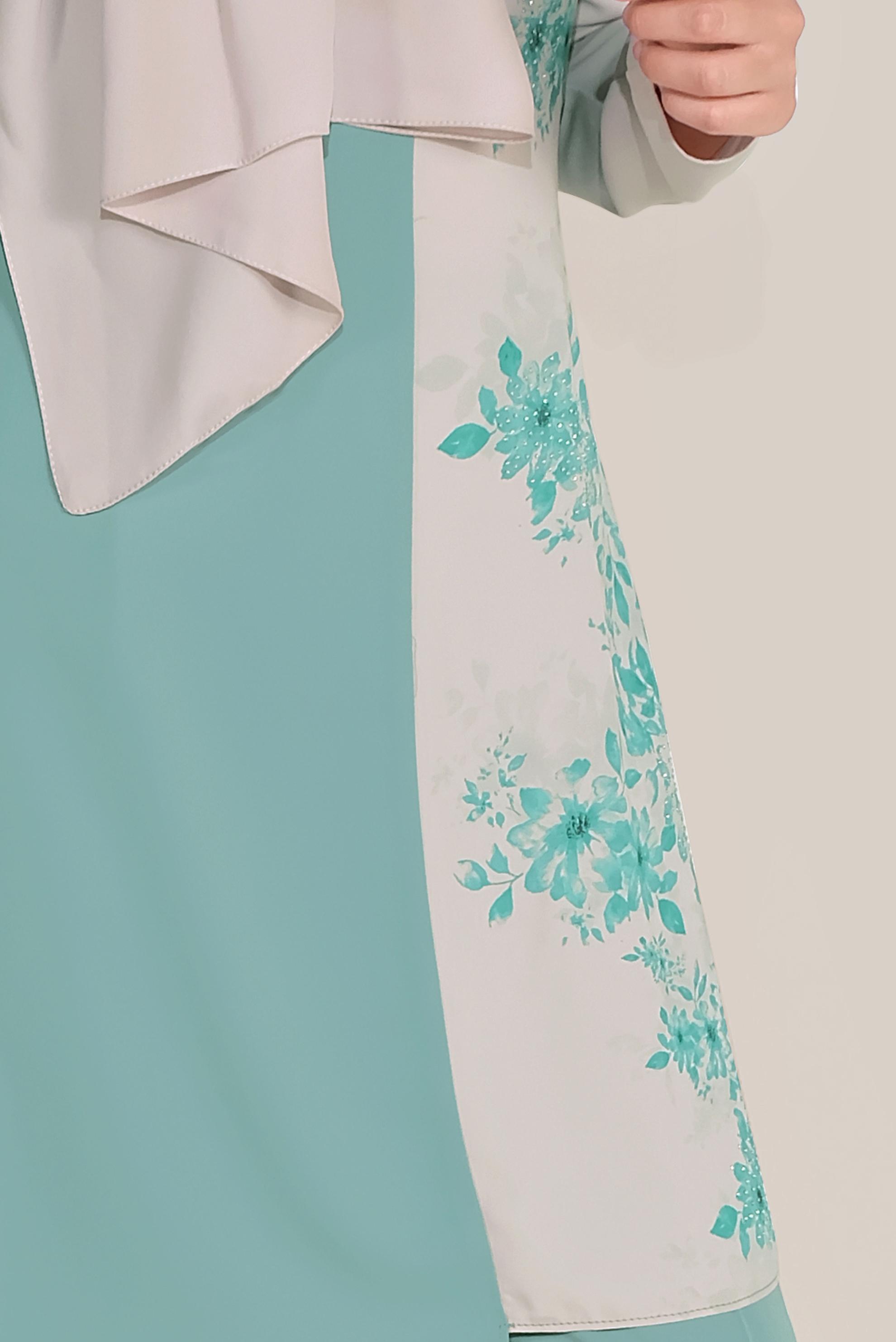 Tesettür giyim MAVİ ÇİÇEK DESENLİ ASİMETRİK PANTOLON TAKIM 30018