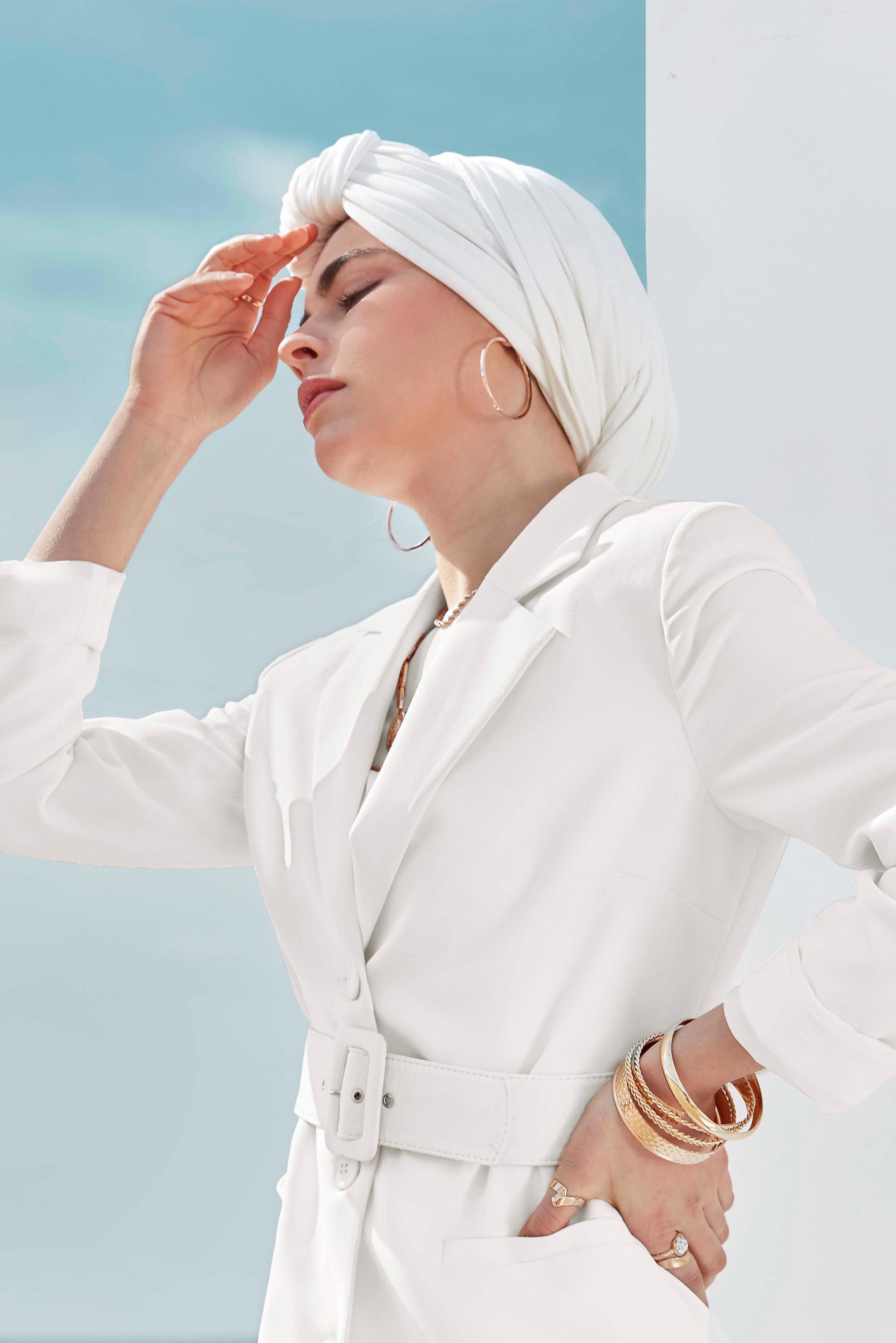 Tesettür giyim BEYAZ KLASİK KESİM KEMERLİ İKİLİ PANTOLONLU TAKIM 30033