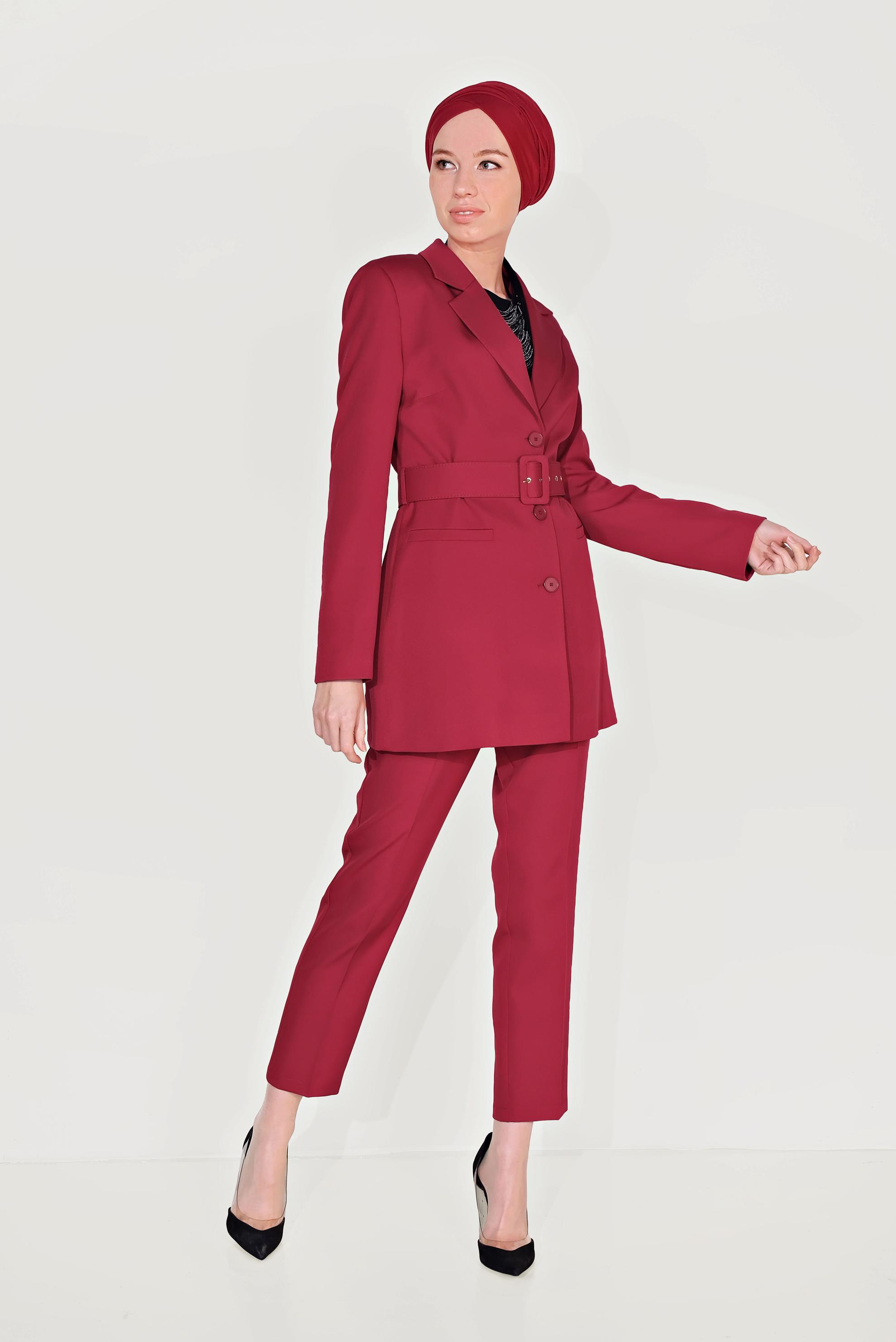 Tesettür giyim KIRMIZI KLASİK KESİM KEMERLİ İKİLİ PANTOLONLU TAKIM 30033