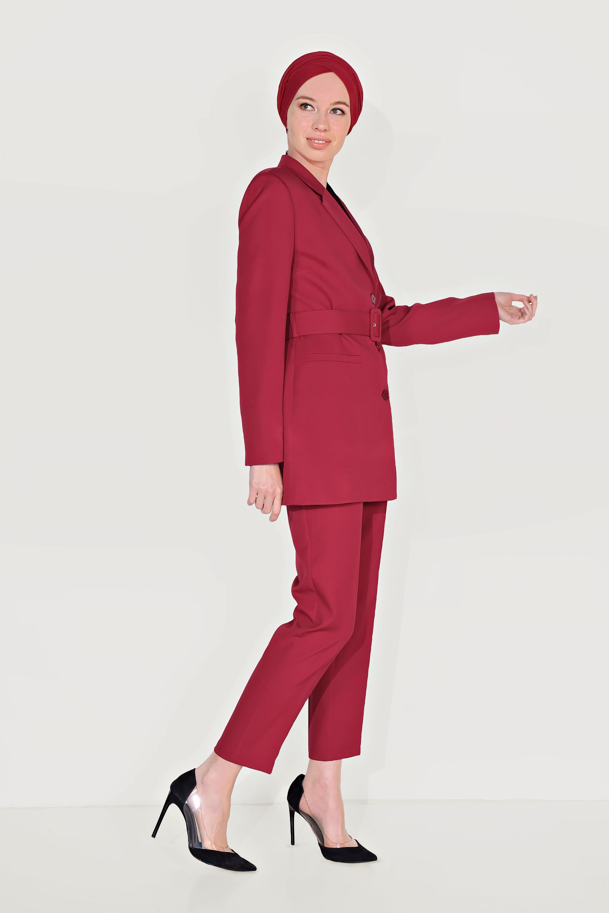 Tesettür giyim KIRMIZI KLASİK KESİM KEMERLİ İKİLİ PANTOLONLU TAKIM 30033